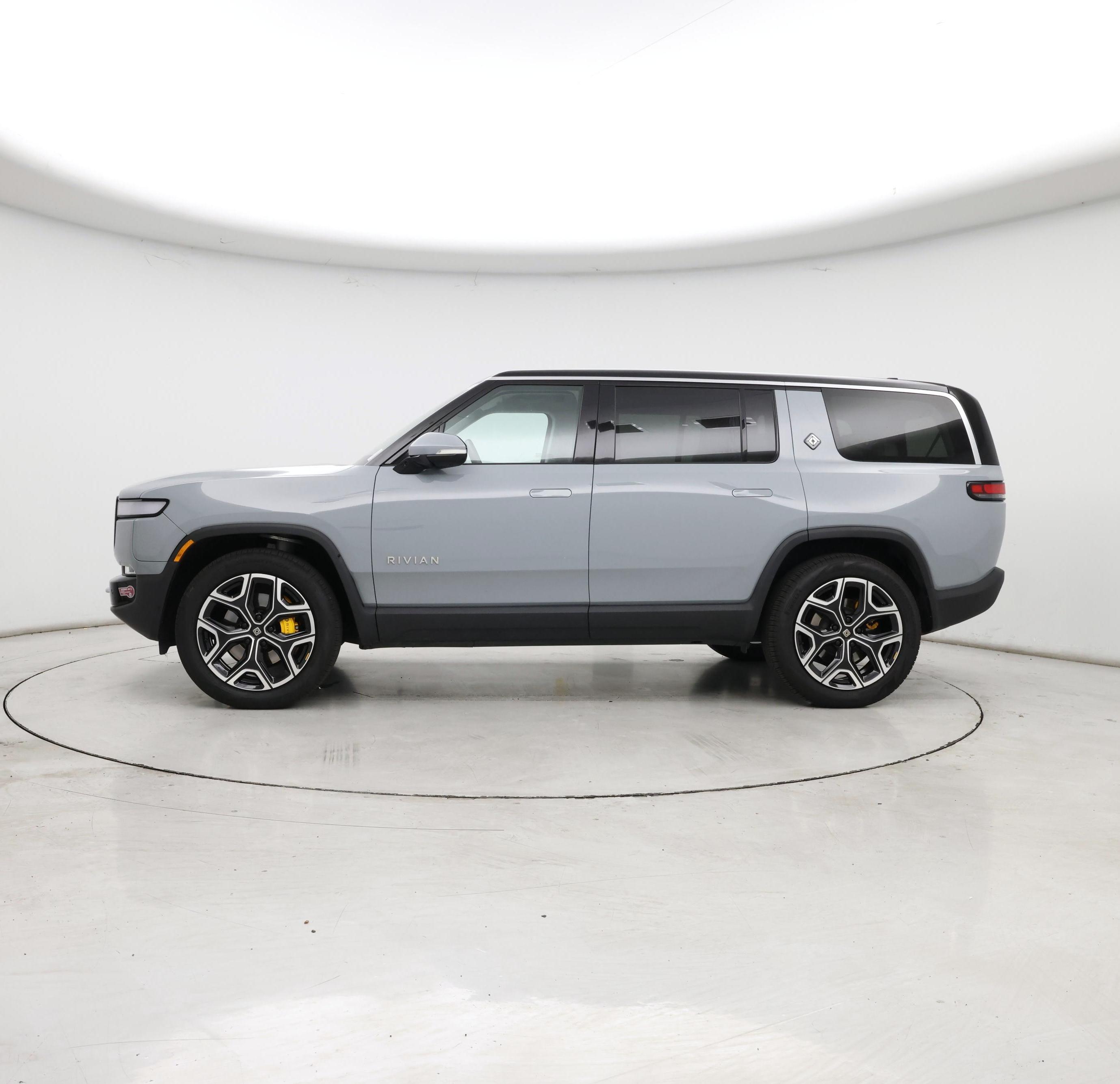 Thumbnail: 2023 Rivian R1S - 3