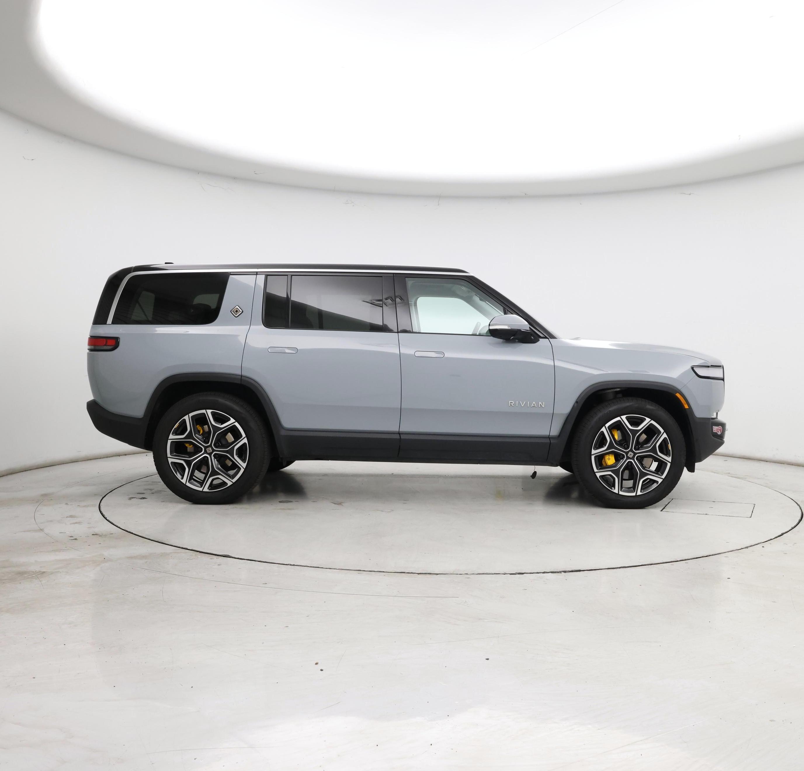 Thumbnail: 2023 Rivian R1S - 7