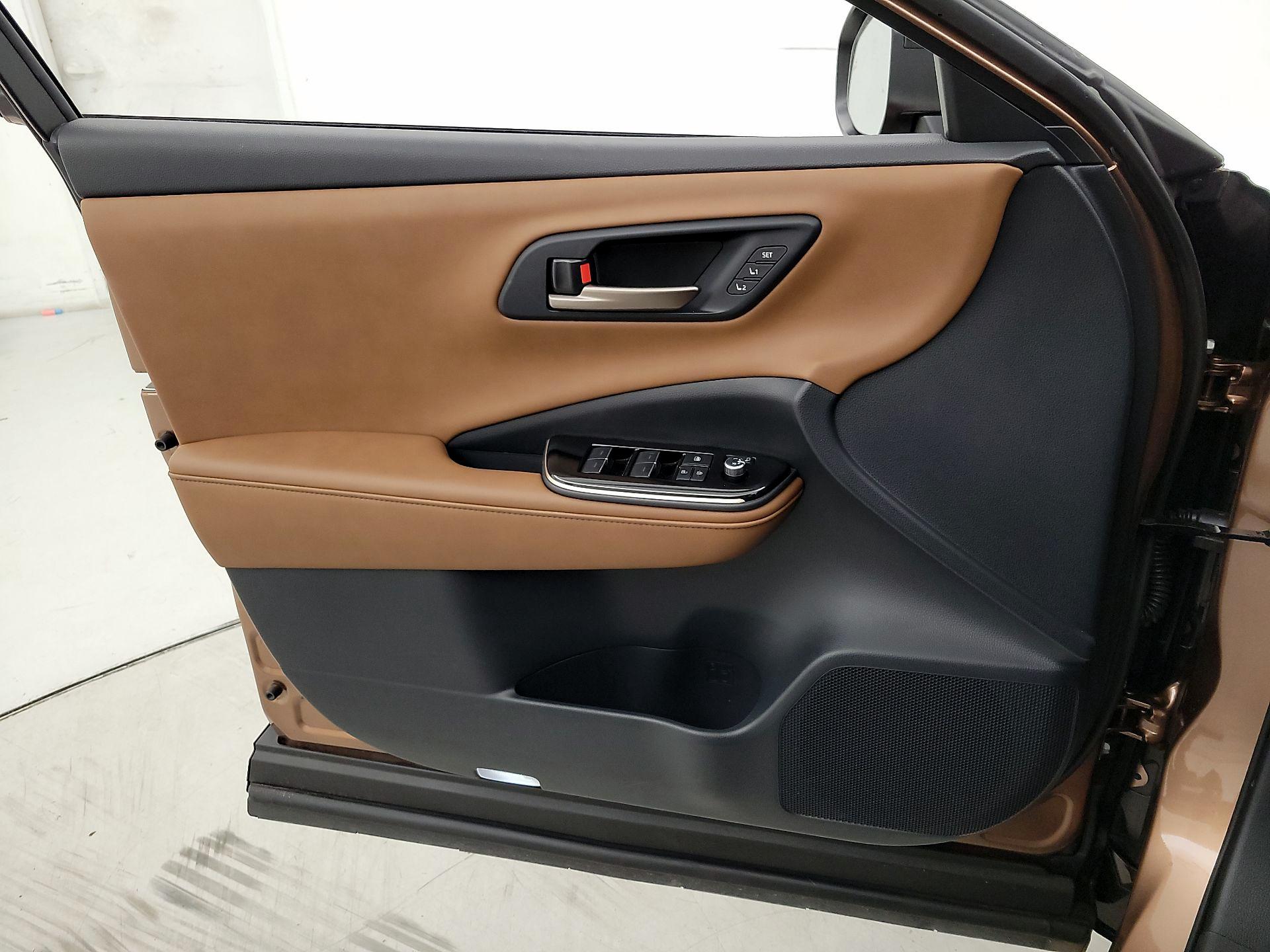 Thumbnail: 2025 Toyota Crown Signia - 12