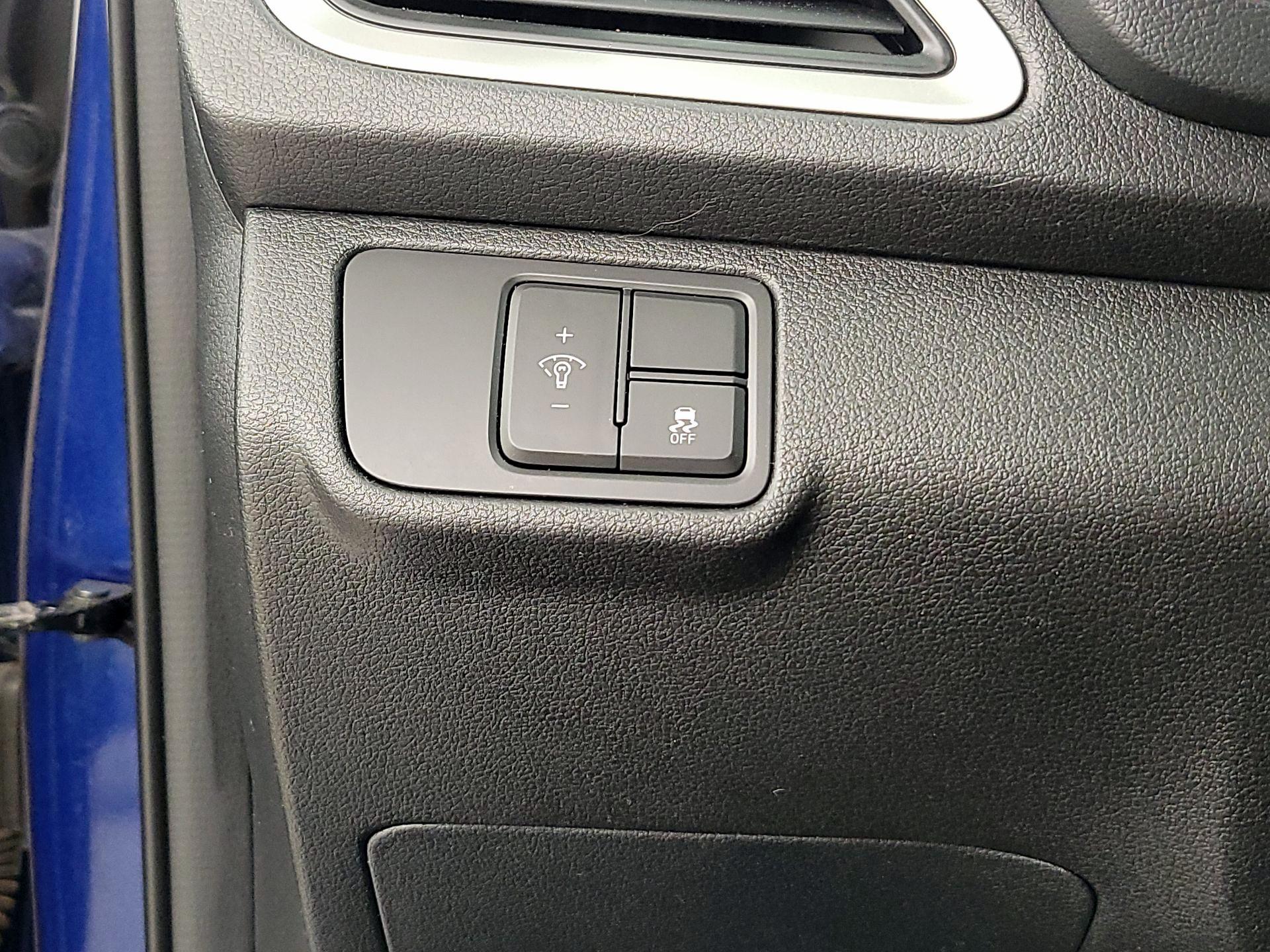 Thumbnail: 2021 Hyundai Accent - 13