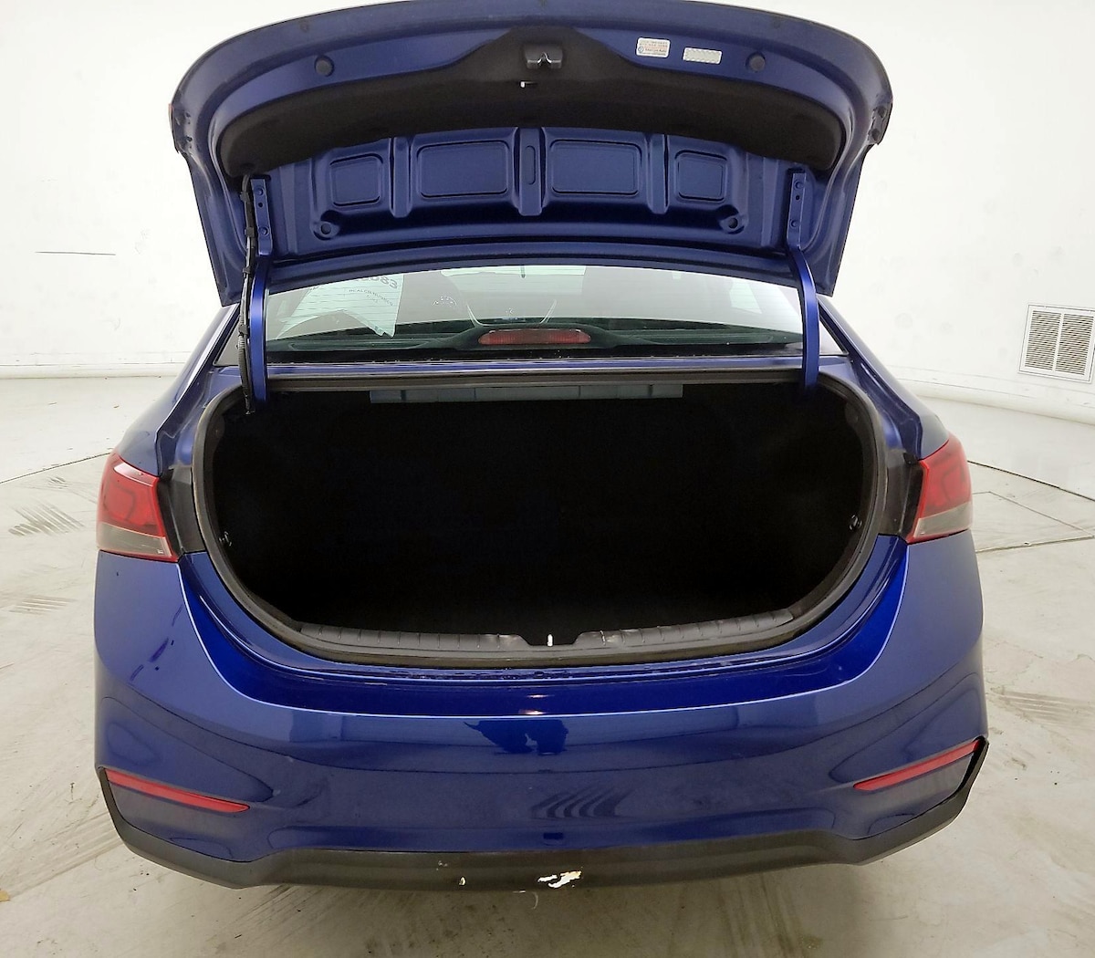 Trunk/Cargo (Seats Up)