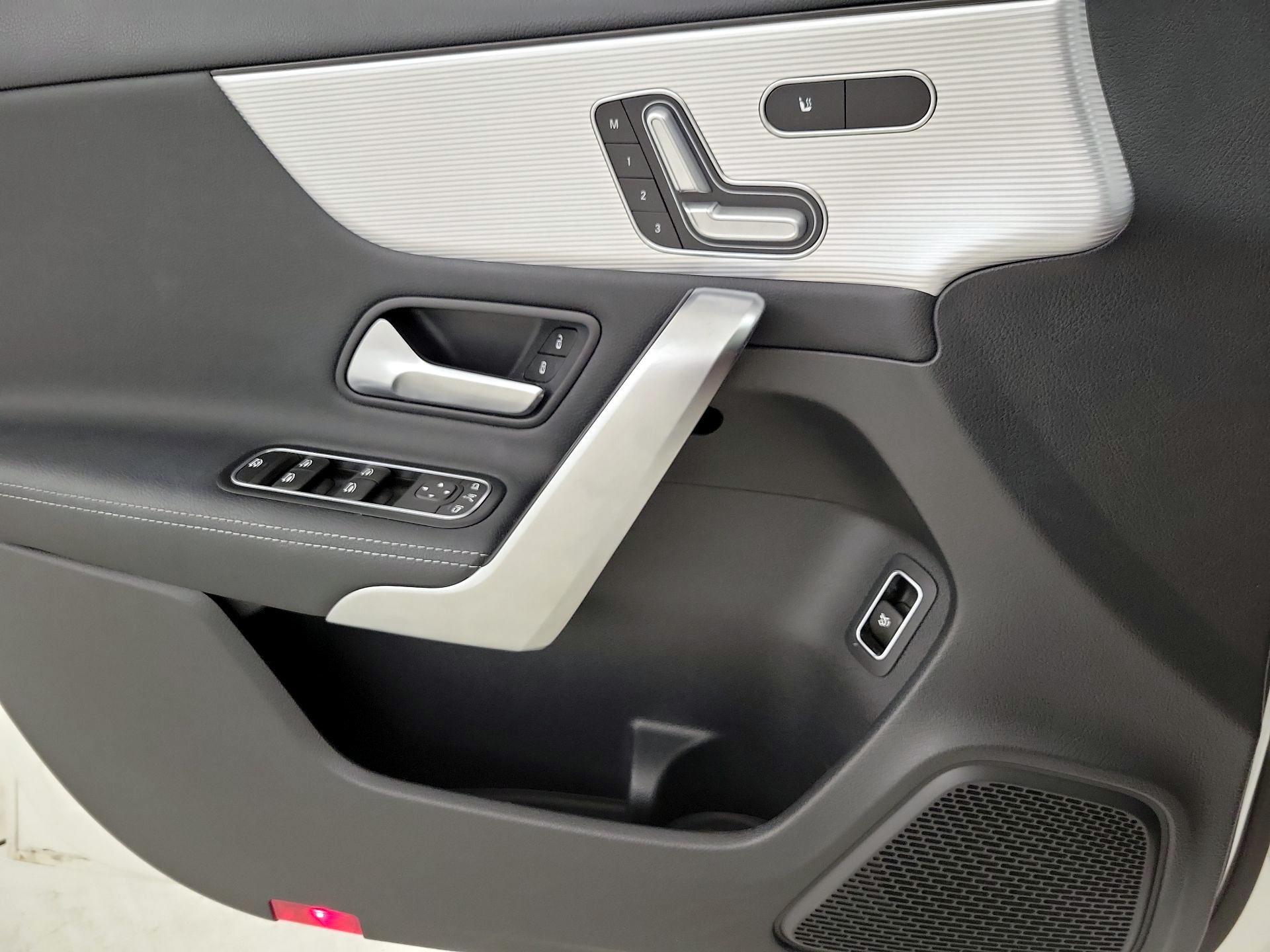 Thumbnail: 2020 Mercedes-Benz A-Class - 12
