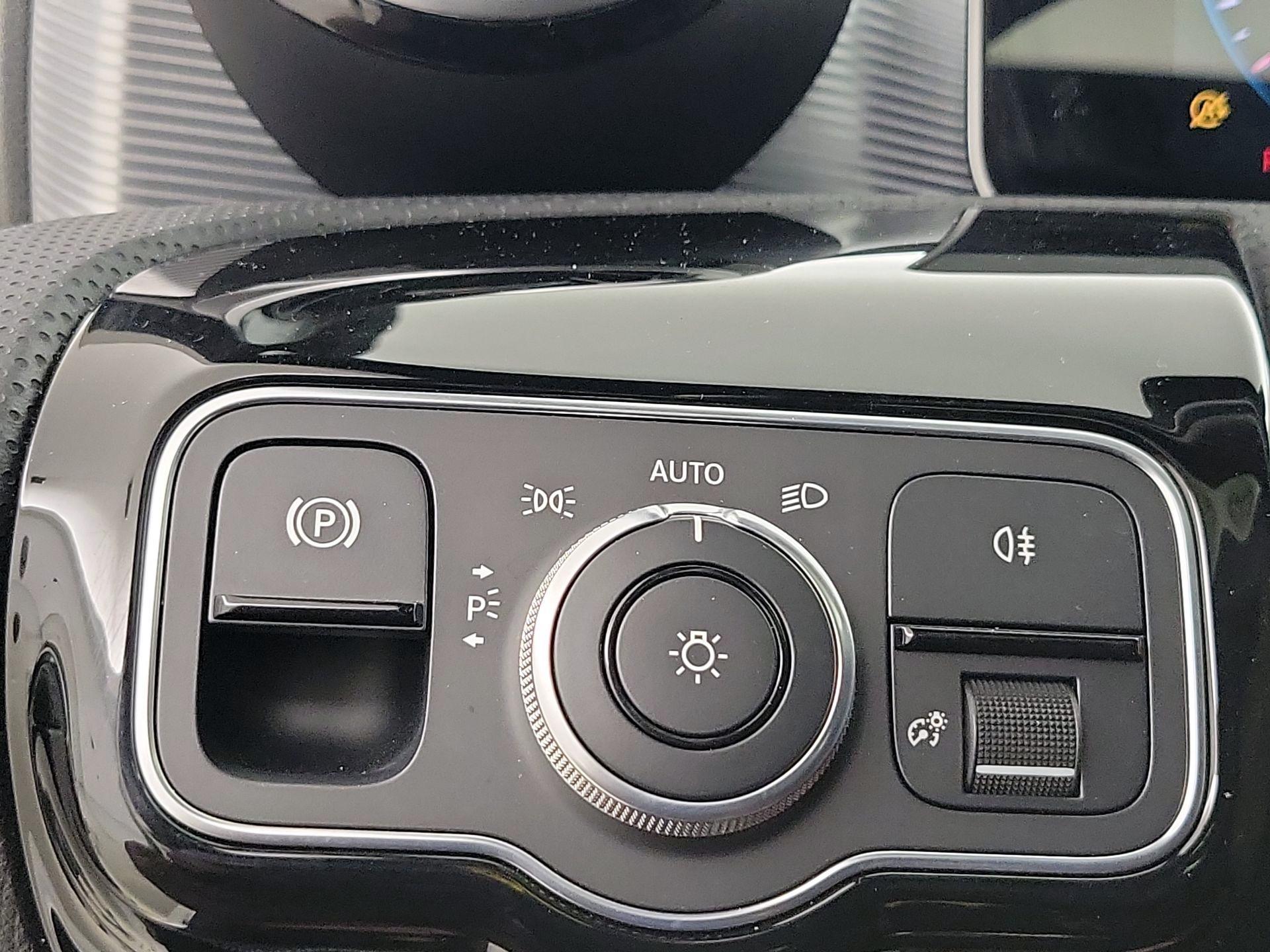 Thumbnail: 2020 Mercedes-Benz A-Class - 13