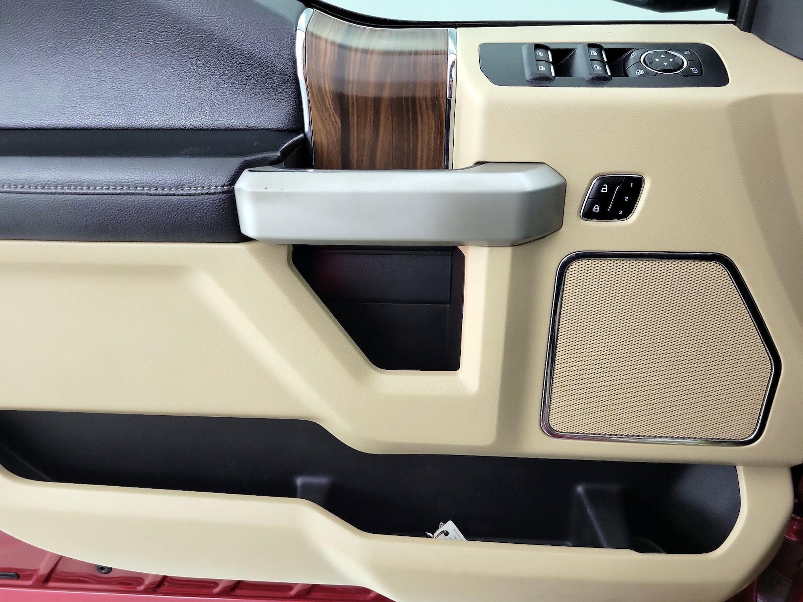2016 Ford F-150 Lariat - Photo 13