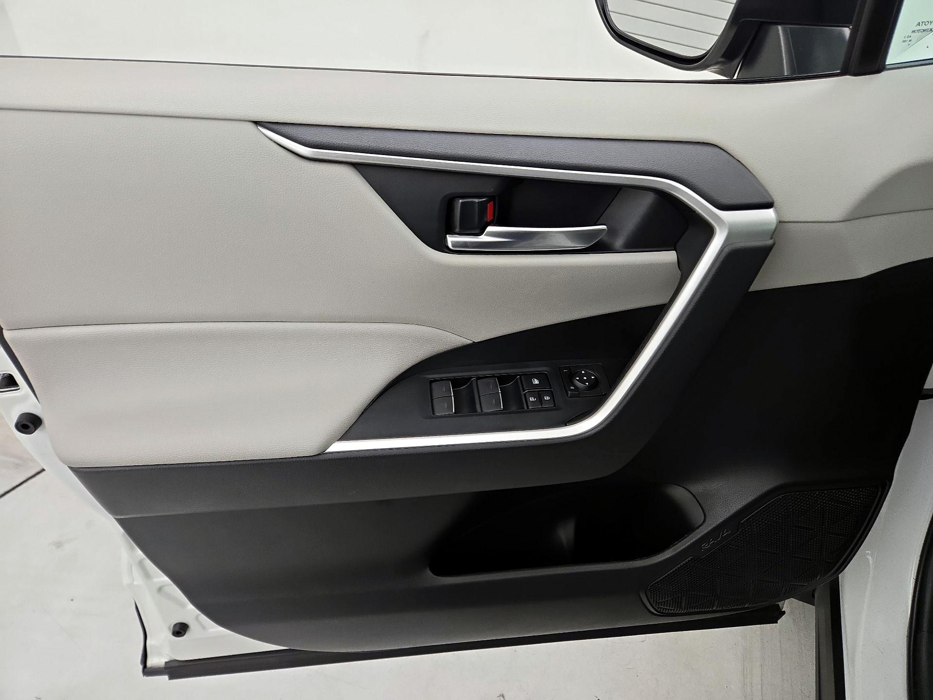 Thumbnail: 2023 Toyota RAV4 - 12