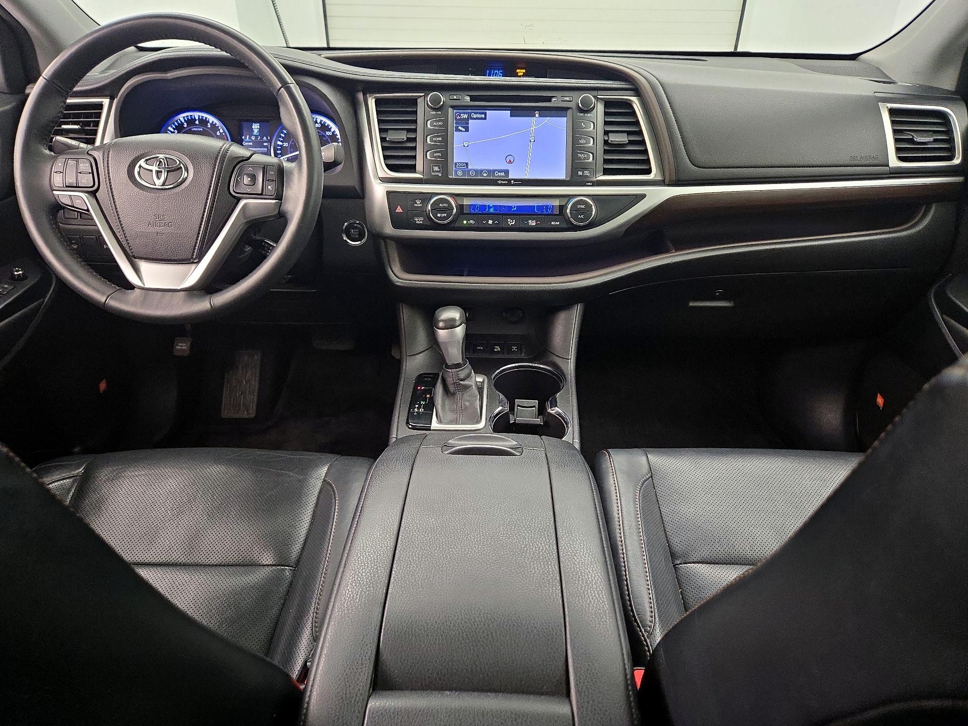 Thumbnail: 2015 Toyota Highlander - 9
