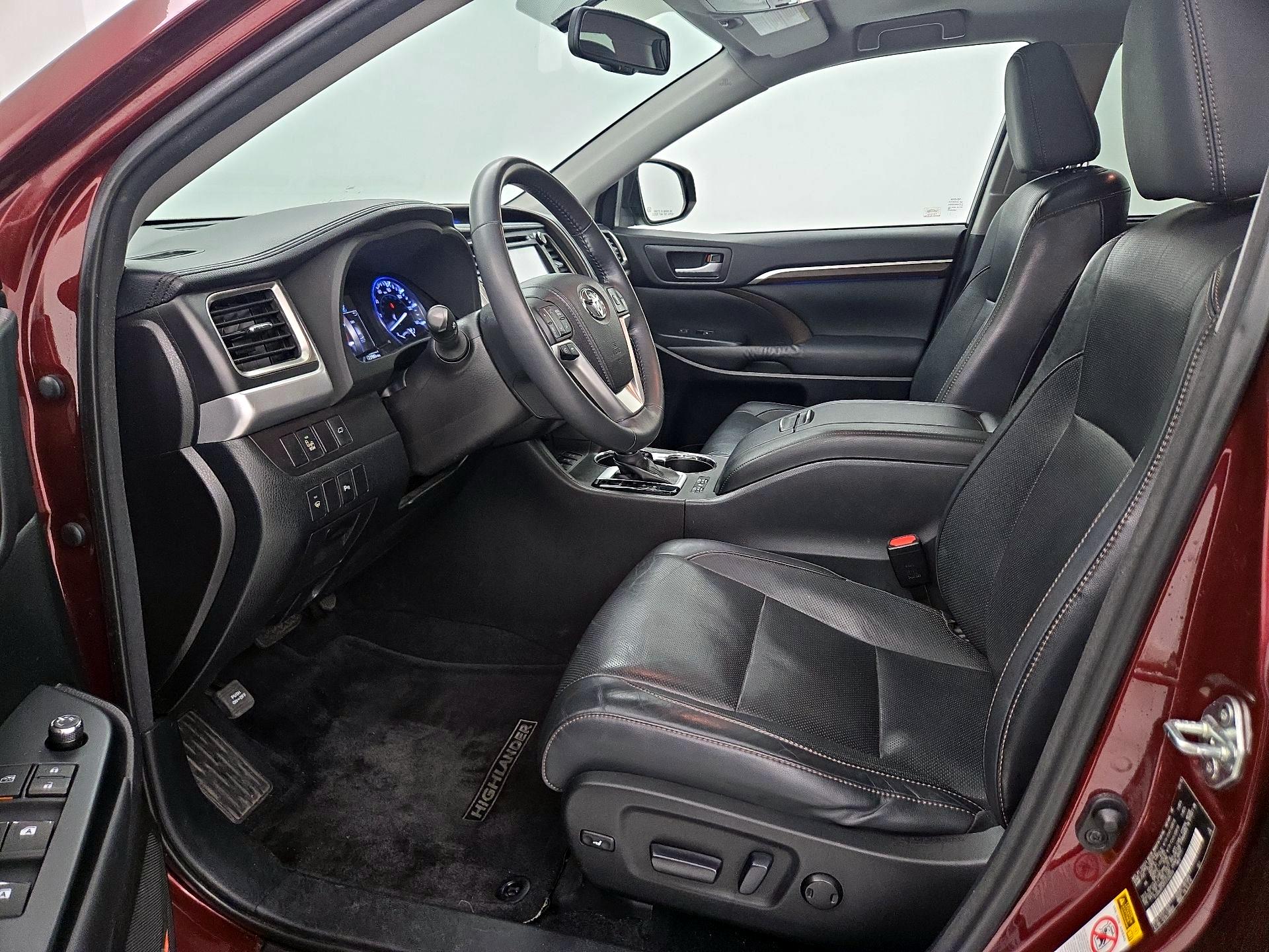 Thumbnail: 2015 Toyota Highlander - 11