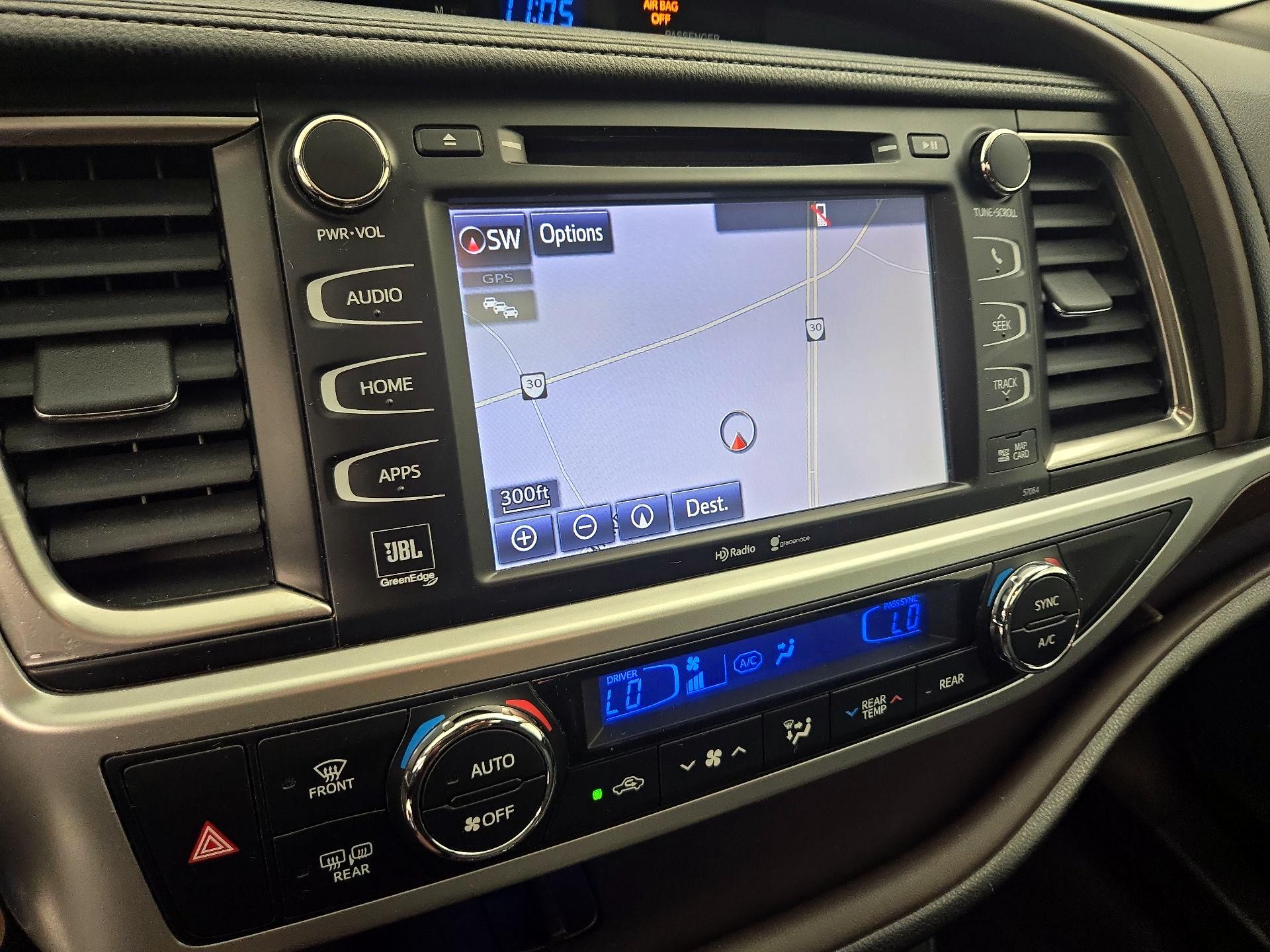 Thumbnail: 2015 Toyota Highlander - 14