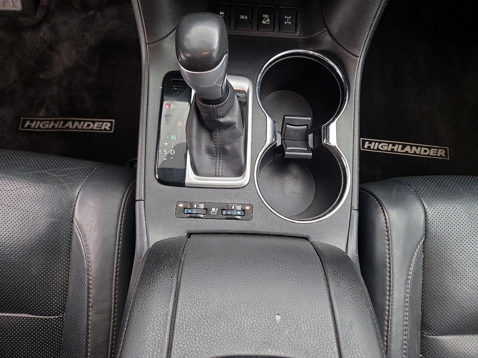 Thumbnail: 2015 Toyota Highlander - 18