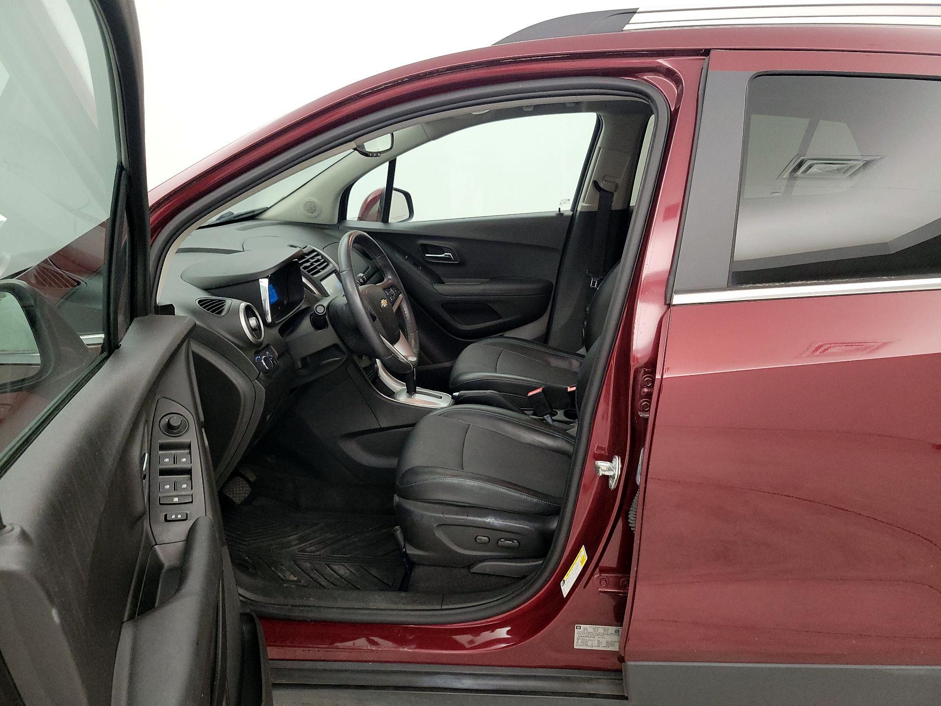 Thumbnail: 2016 Chevrolet Trax - 11