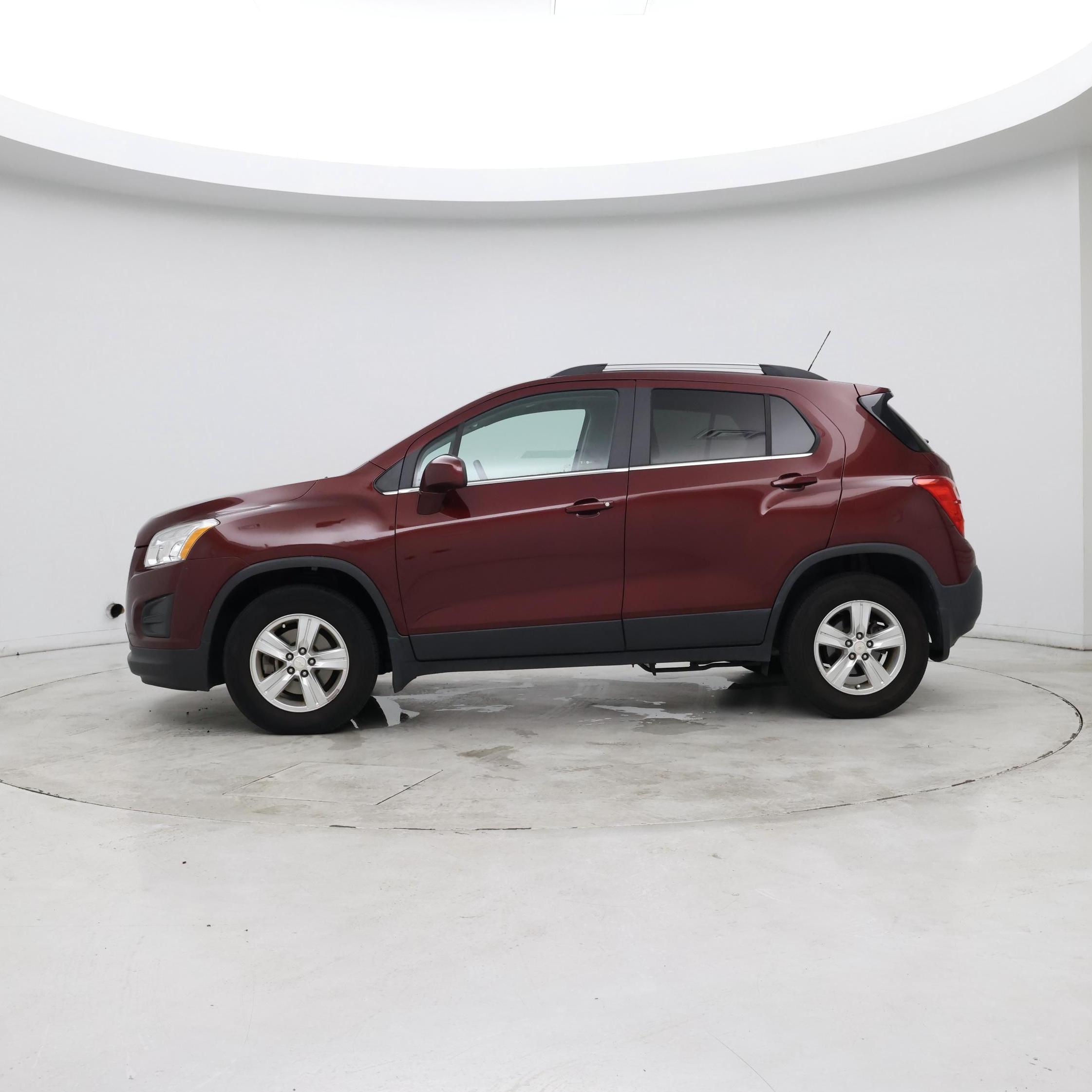 Thumbnail: 2016 Chevrolet Trax - 2