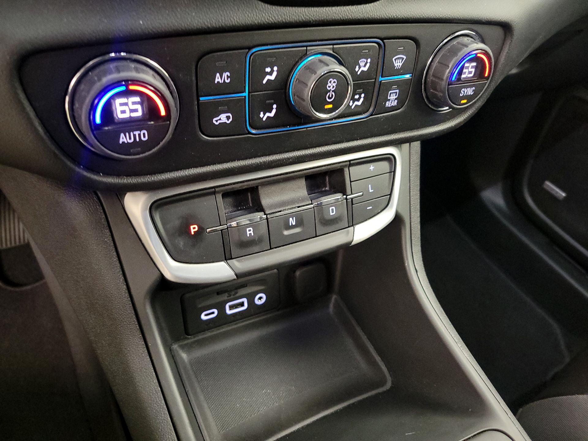 Thumbnail: 2022 GMC Terrain - 17