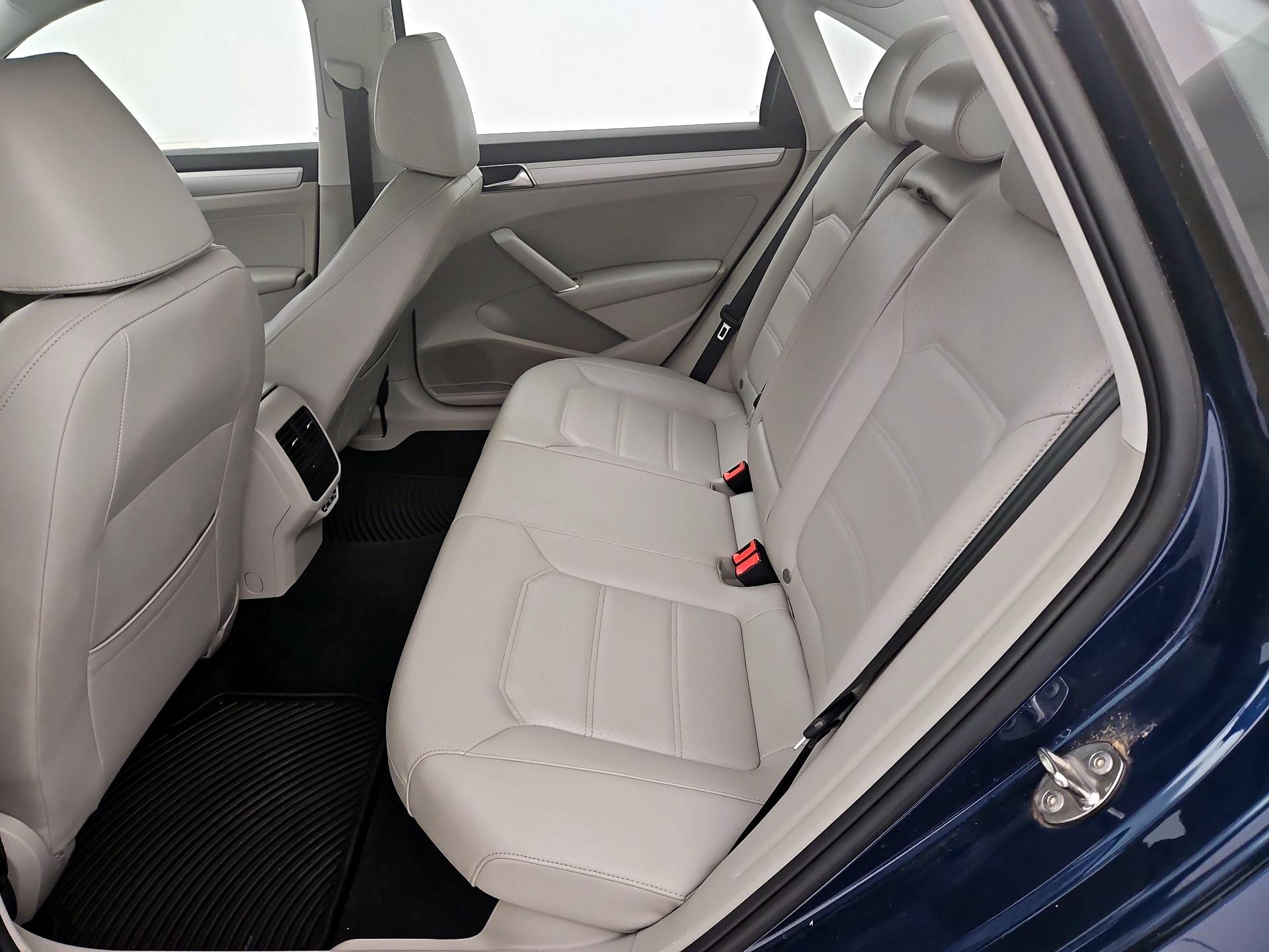 Thumbnail: 2019 Volkswagen Passat - 20