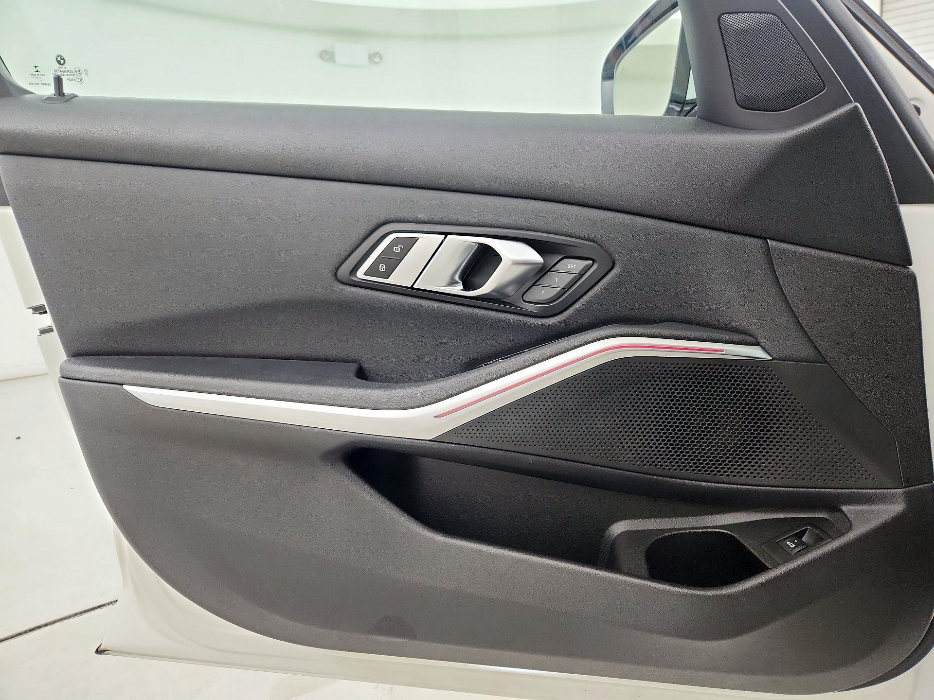 Thumbnail: 2020 BMW 3 Series - 12