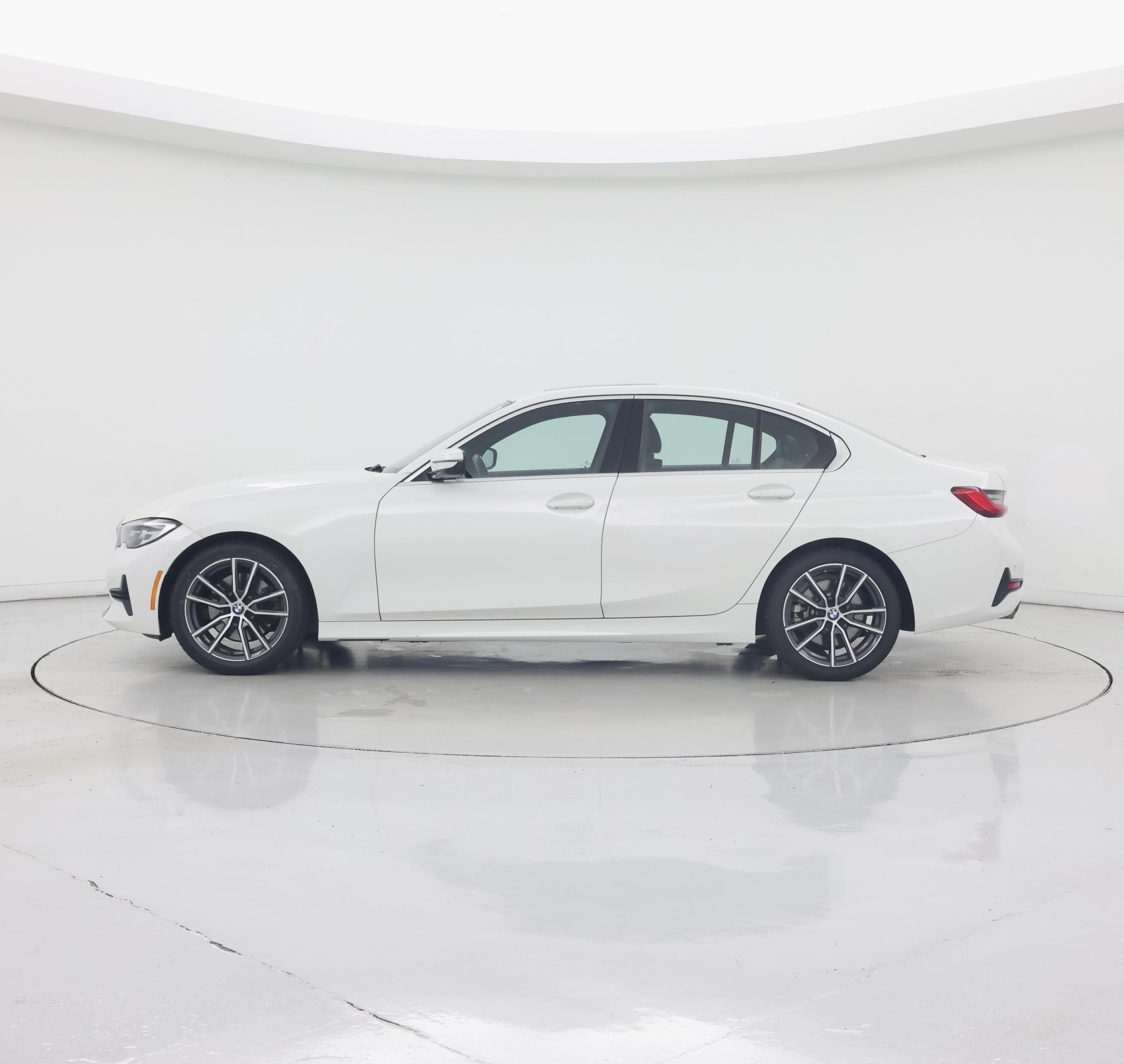 Thumbnail: 2020 BMW 3 Series - 3