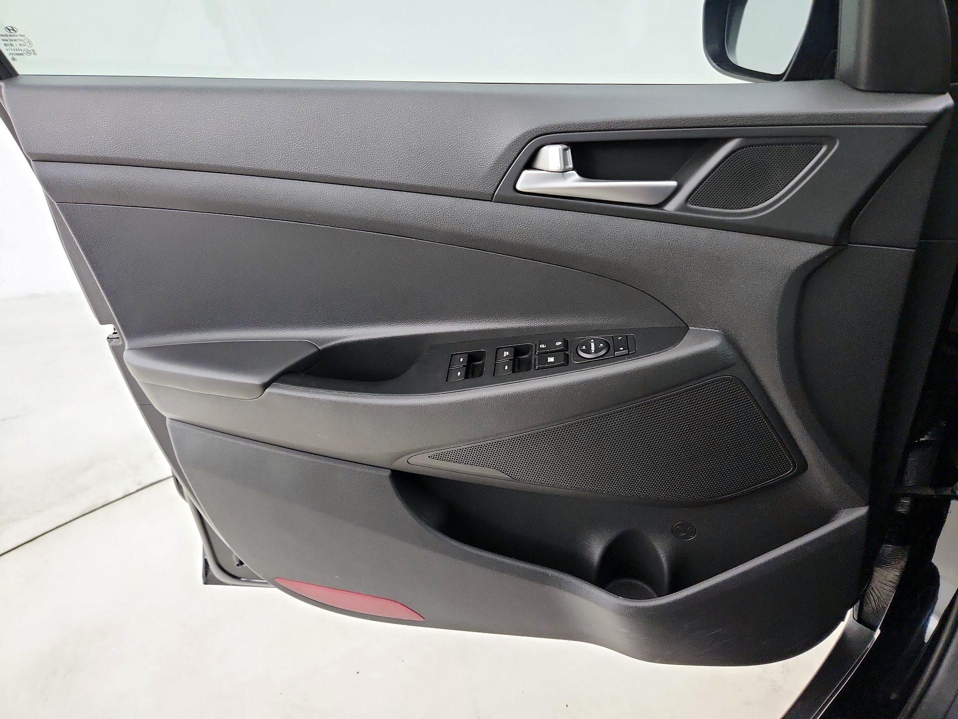 Thumbnail: 2019 Hyundai Tucson - 12