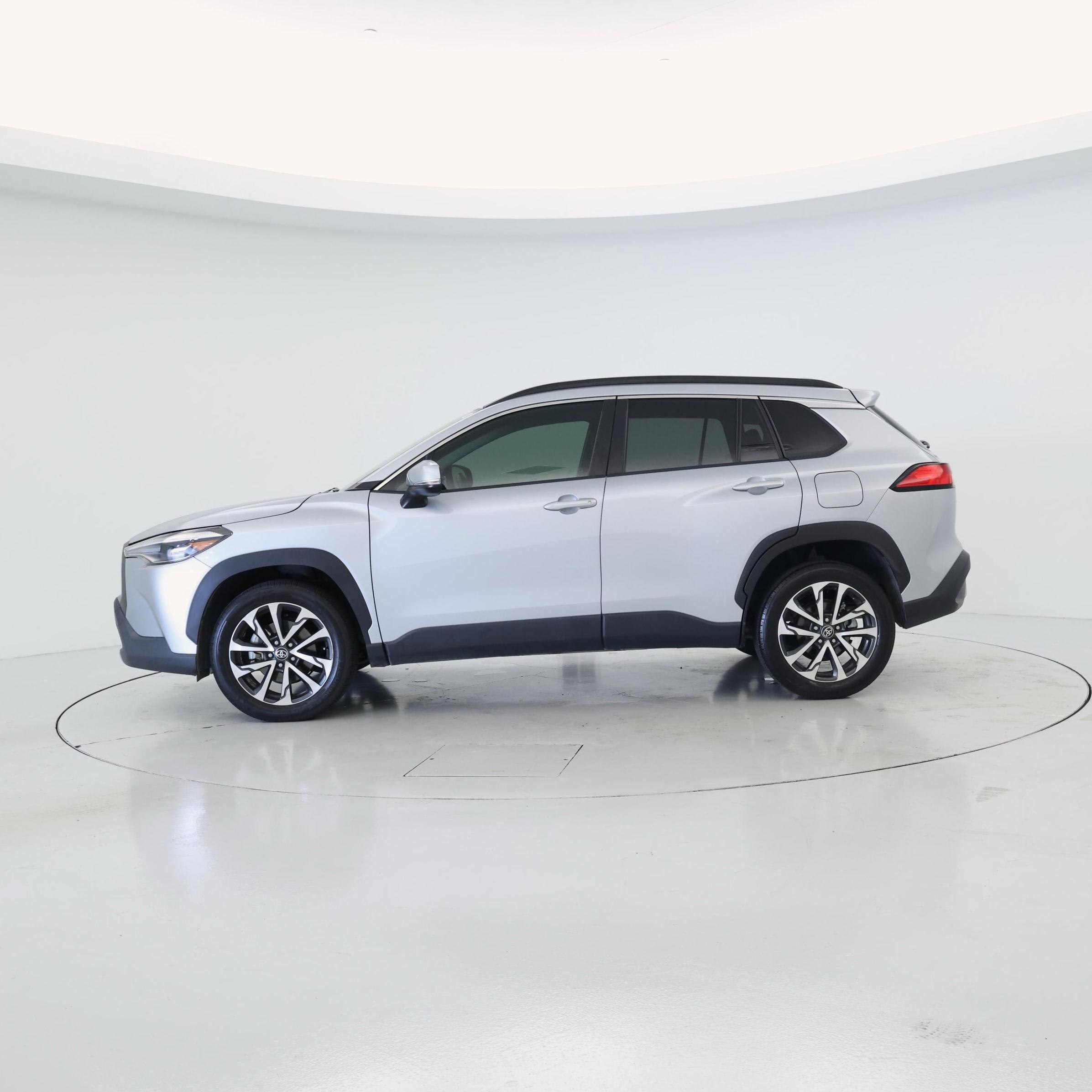 Thumbnail: 2022 Toyota Corolla Cross - 3