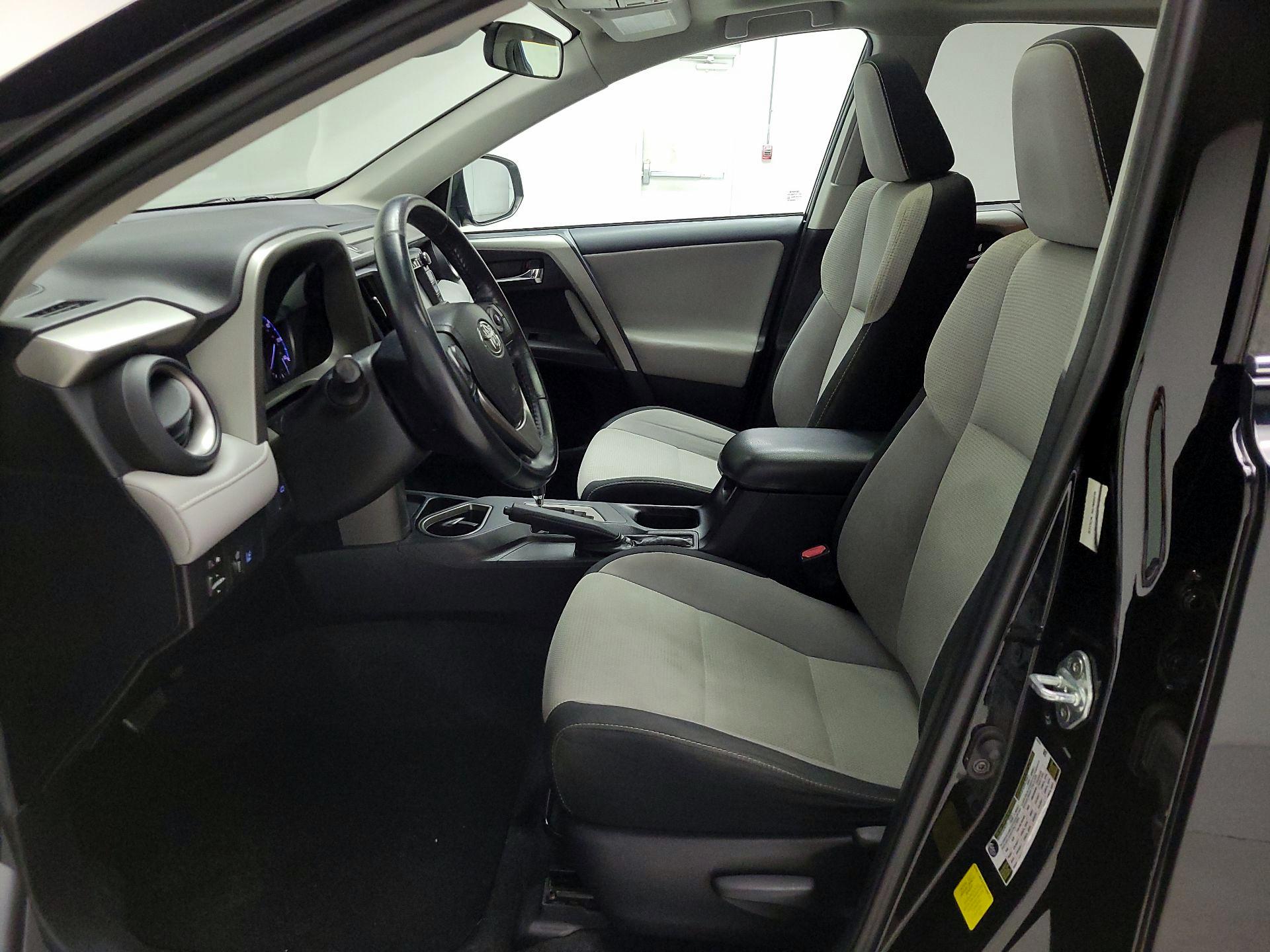 Thumbnail: 2018 Toyota RAV4 - 11