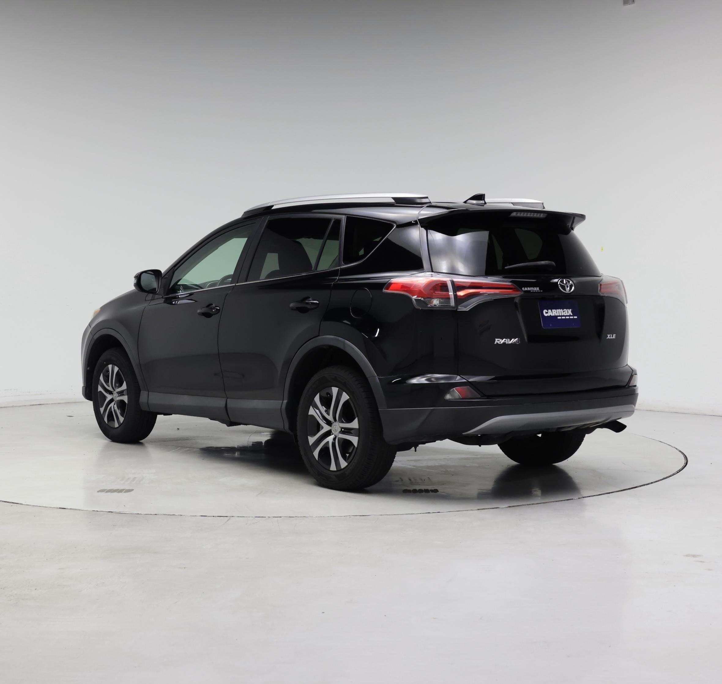 Thumbnail: 2018 Toyota RAV4 - 2