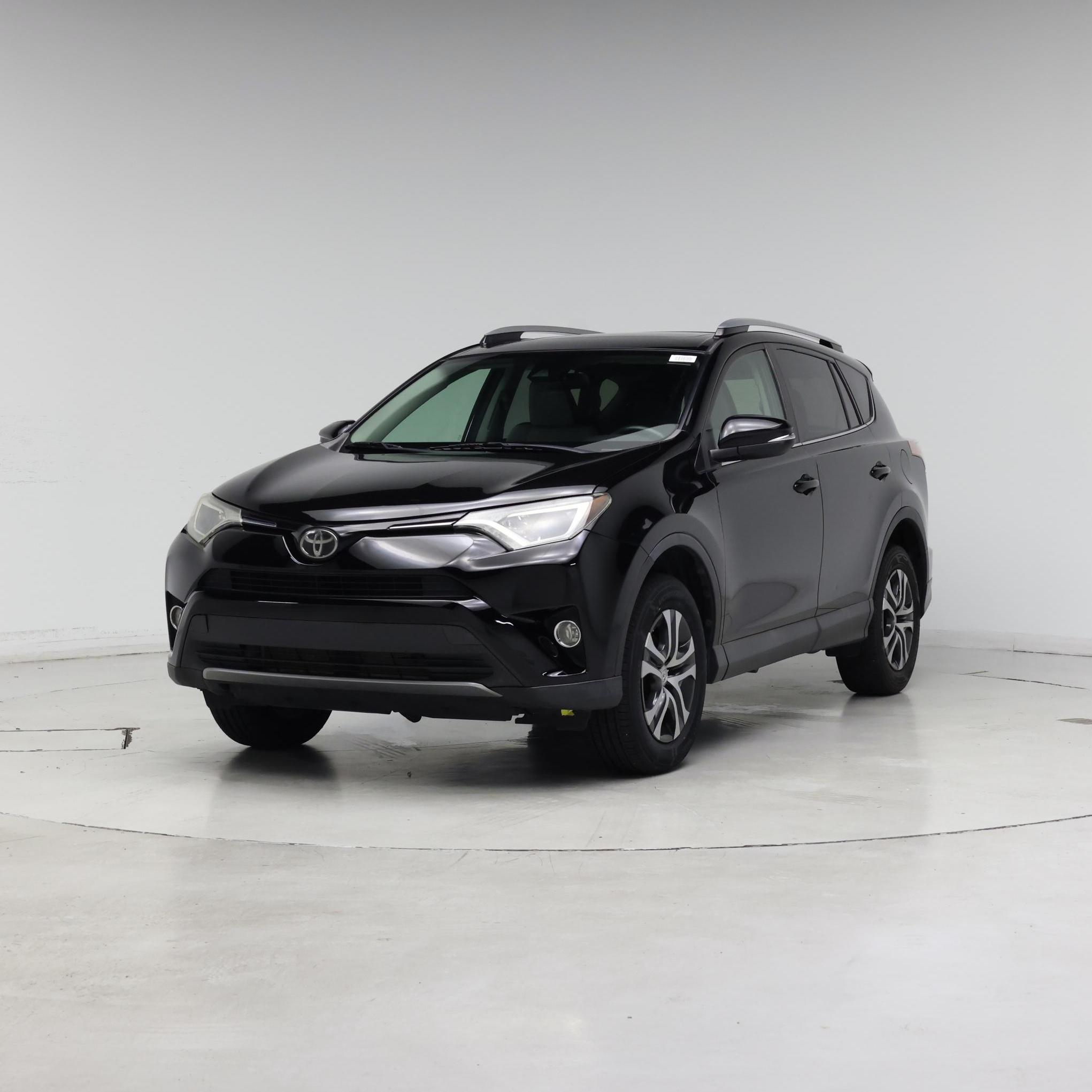 Thumbnail: 2018 Toyota RAV4 - 4