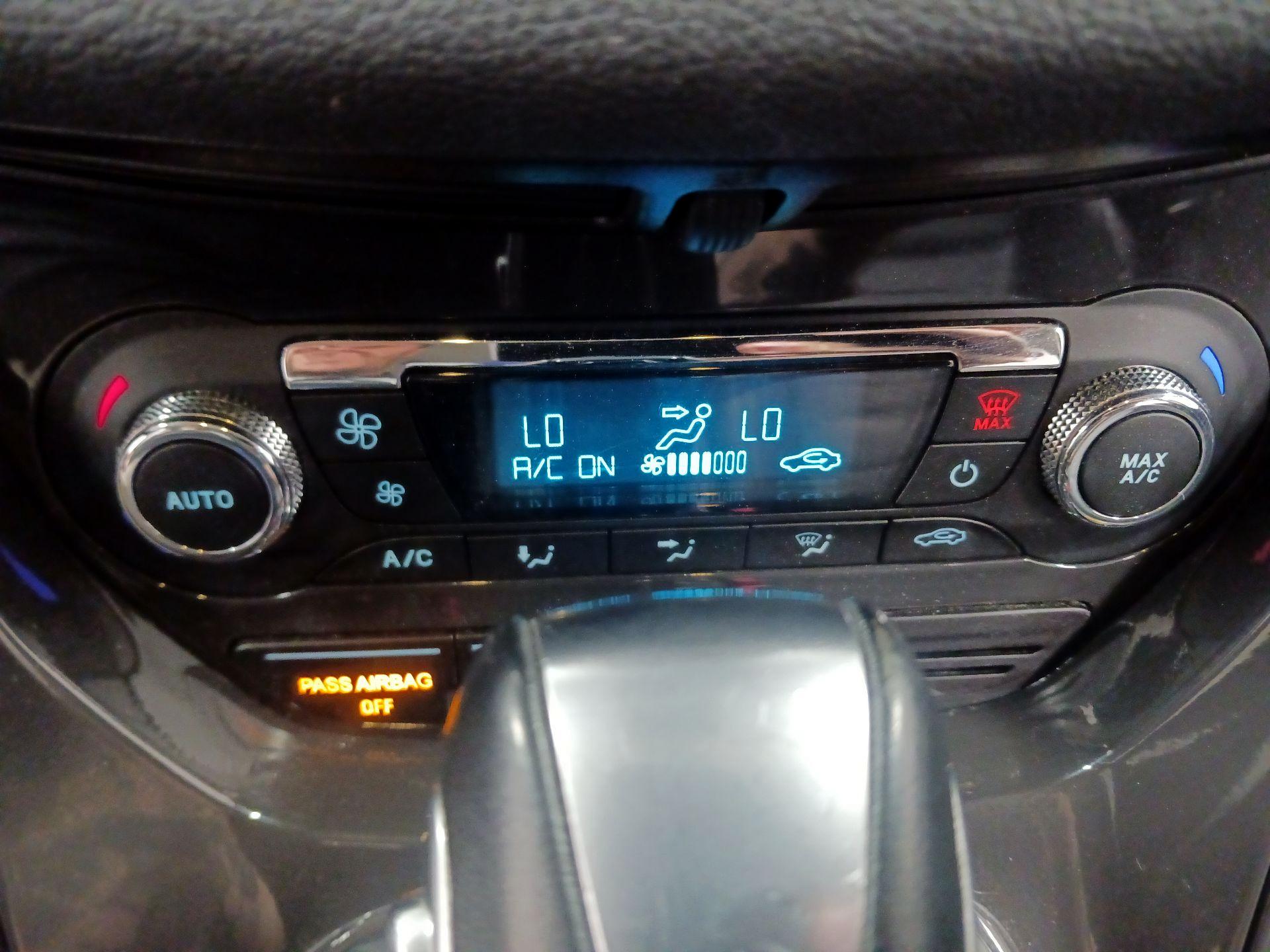 Thumbnail: 2016 Ford Escape - 14