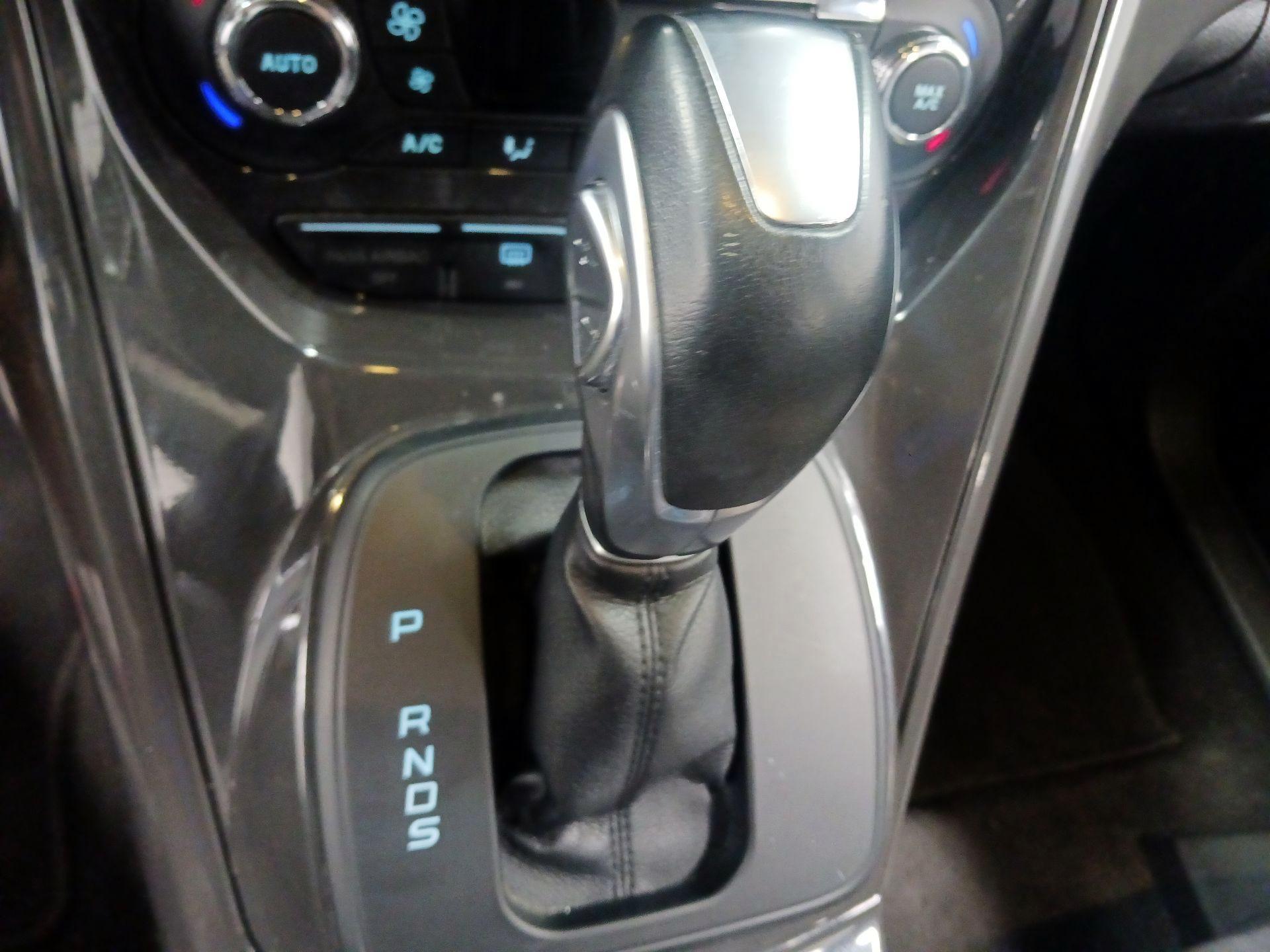 Thumbnail: 2016 Ford Escape - 15