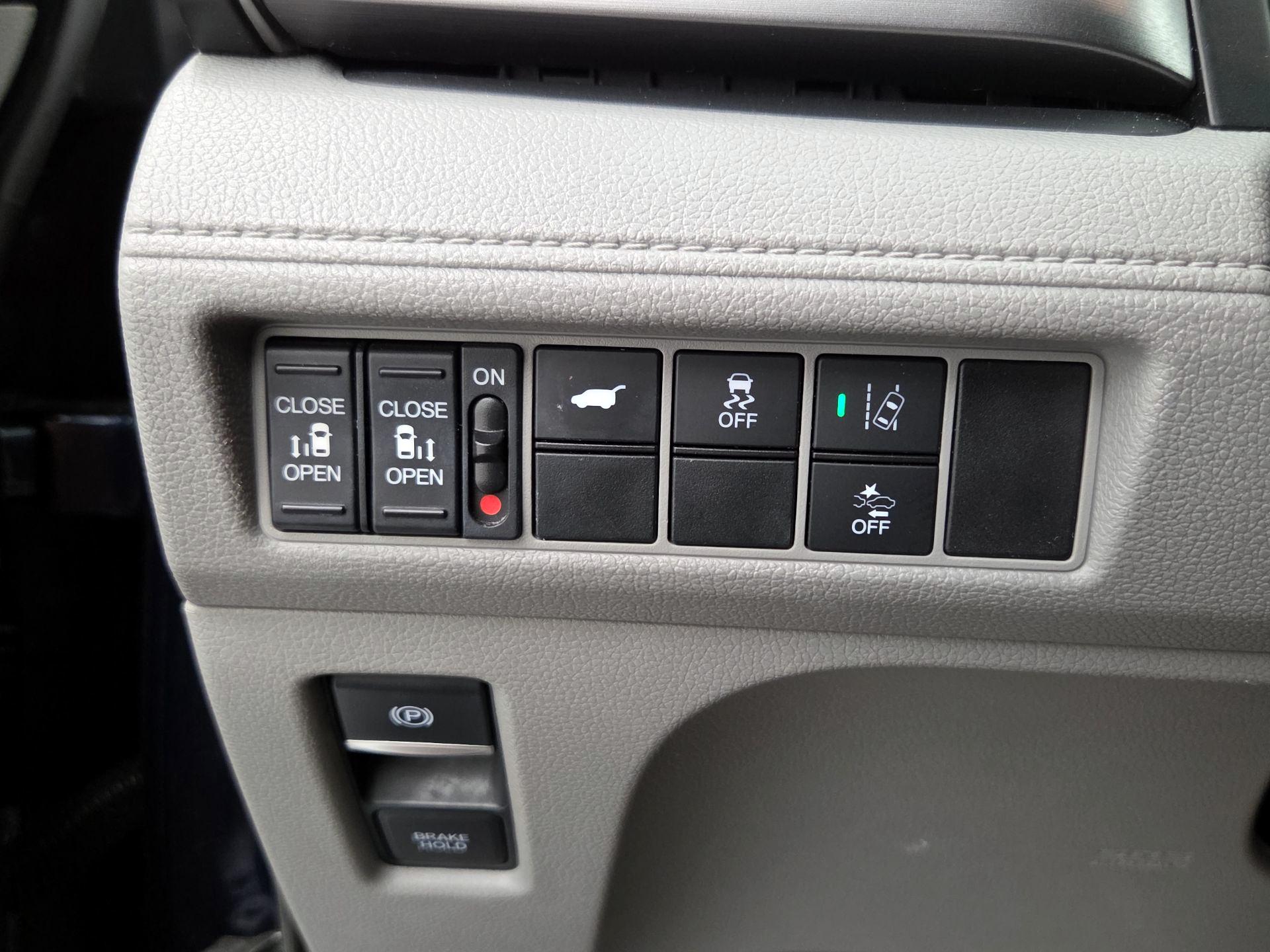 Thumbnail: 2019 Honda Odyssey - 13