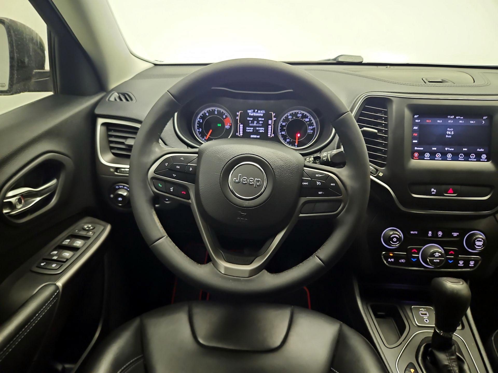 Thumbnail: 2020 Jeep Cherokee - 10