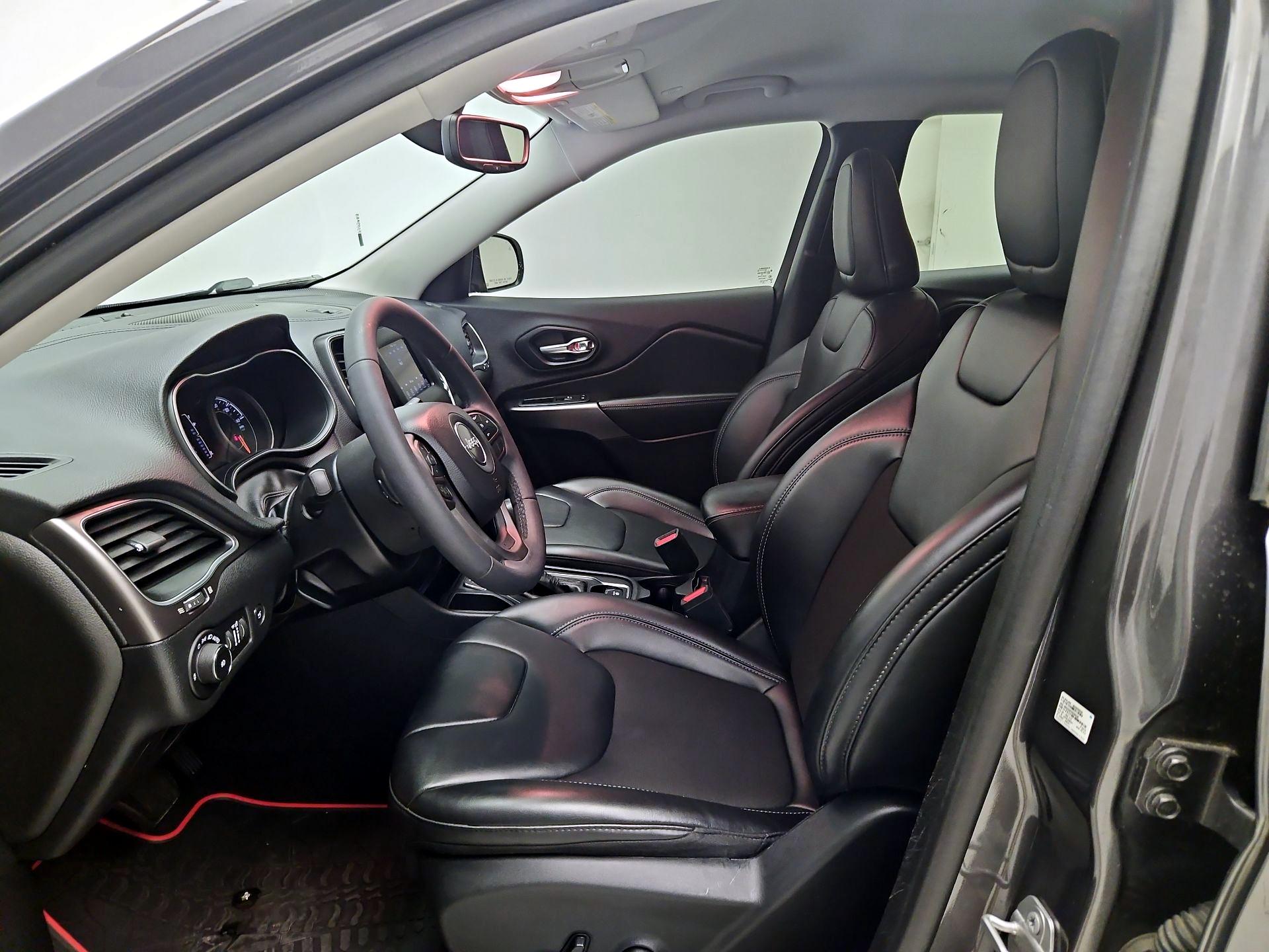 Thumbnail: 2020 Jeep Cherokee - 11