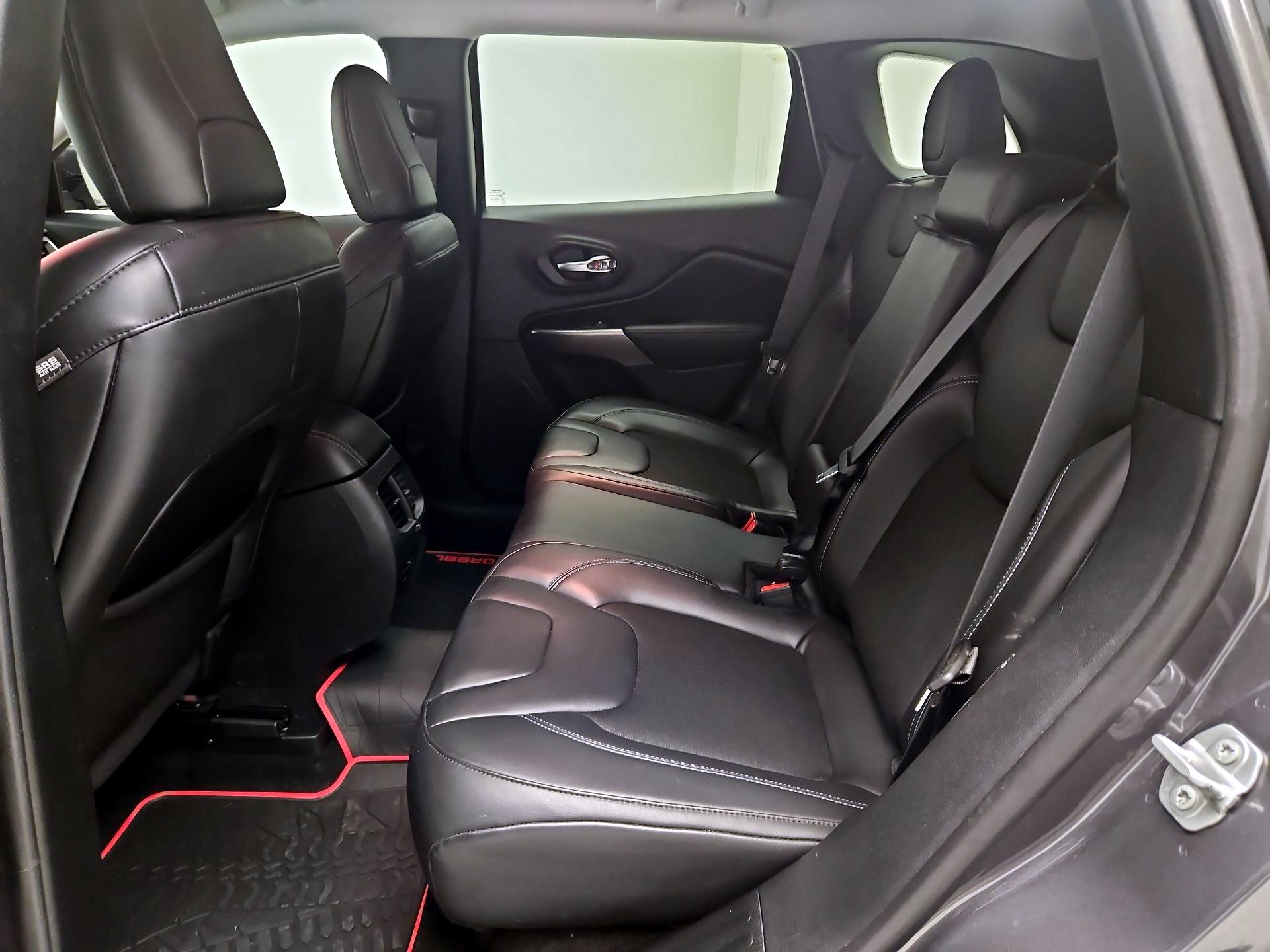 Thumbnail: 2020 Jeep Cherokee - 19