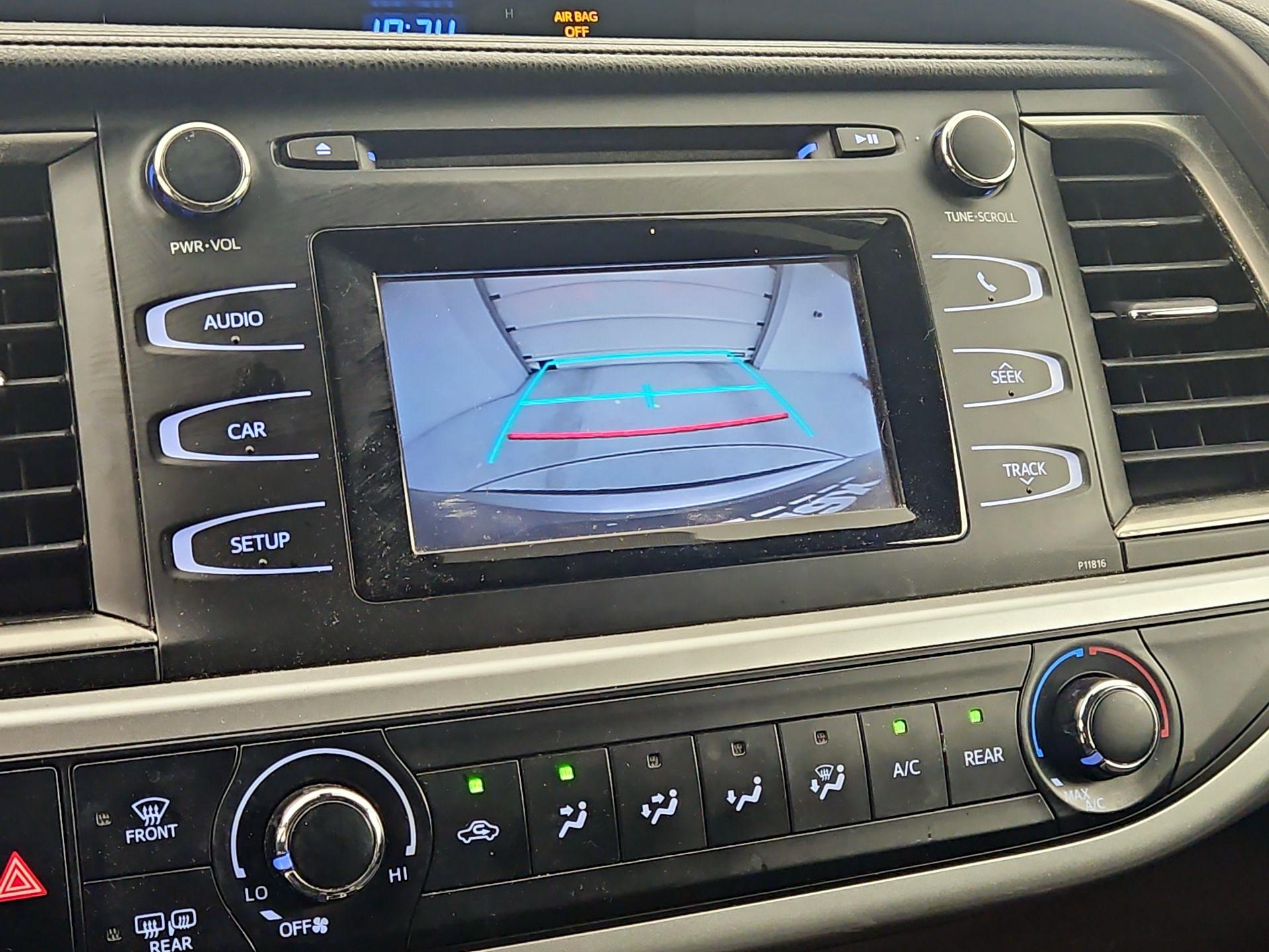 Thumbnail: 2019 Toyota Highlander - 14