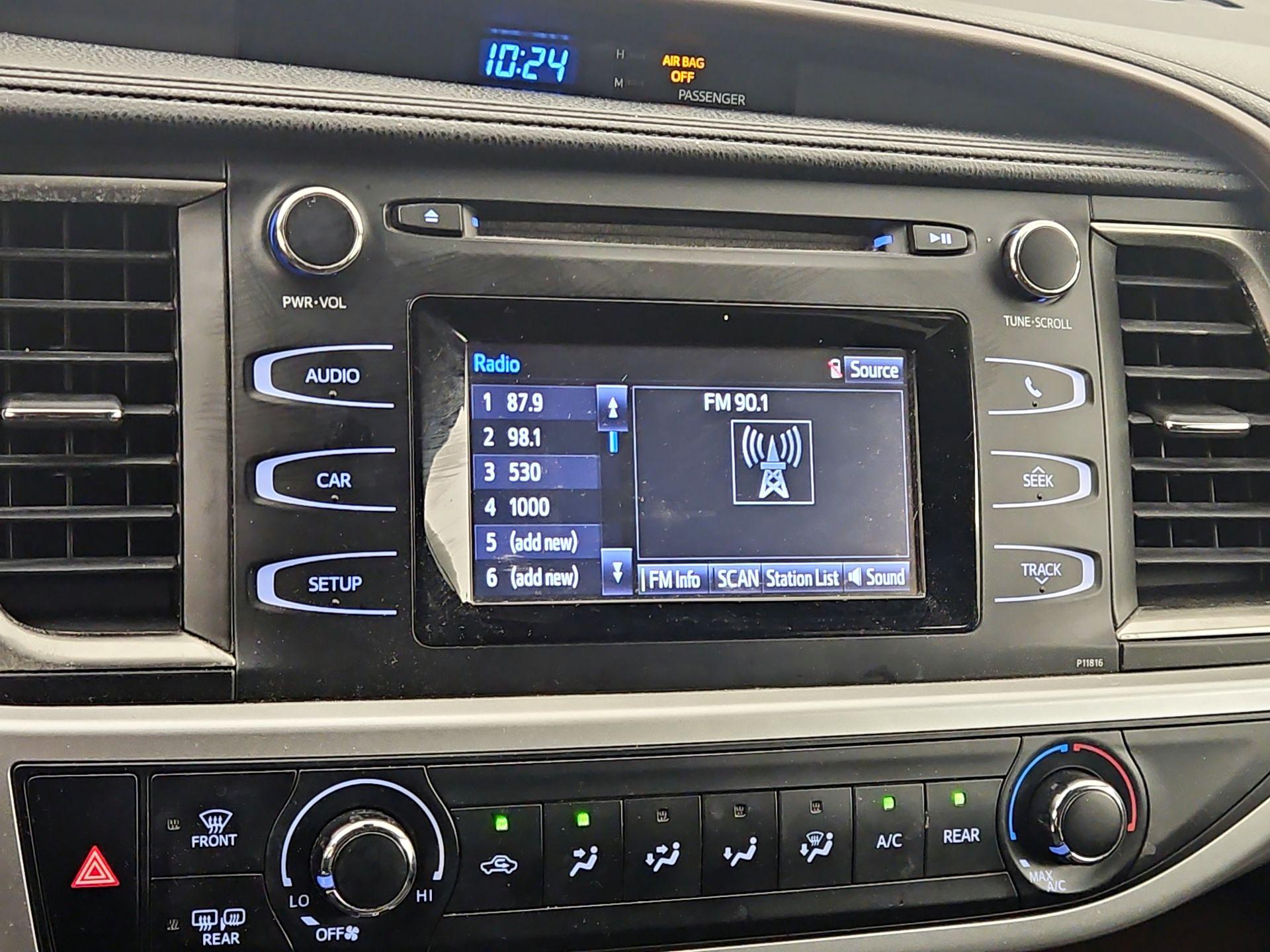 Thumbnail: 2019 Toyota Highlander - 15