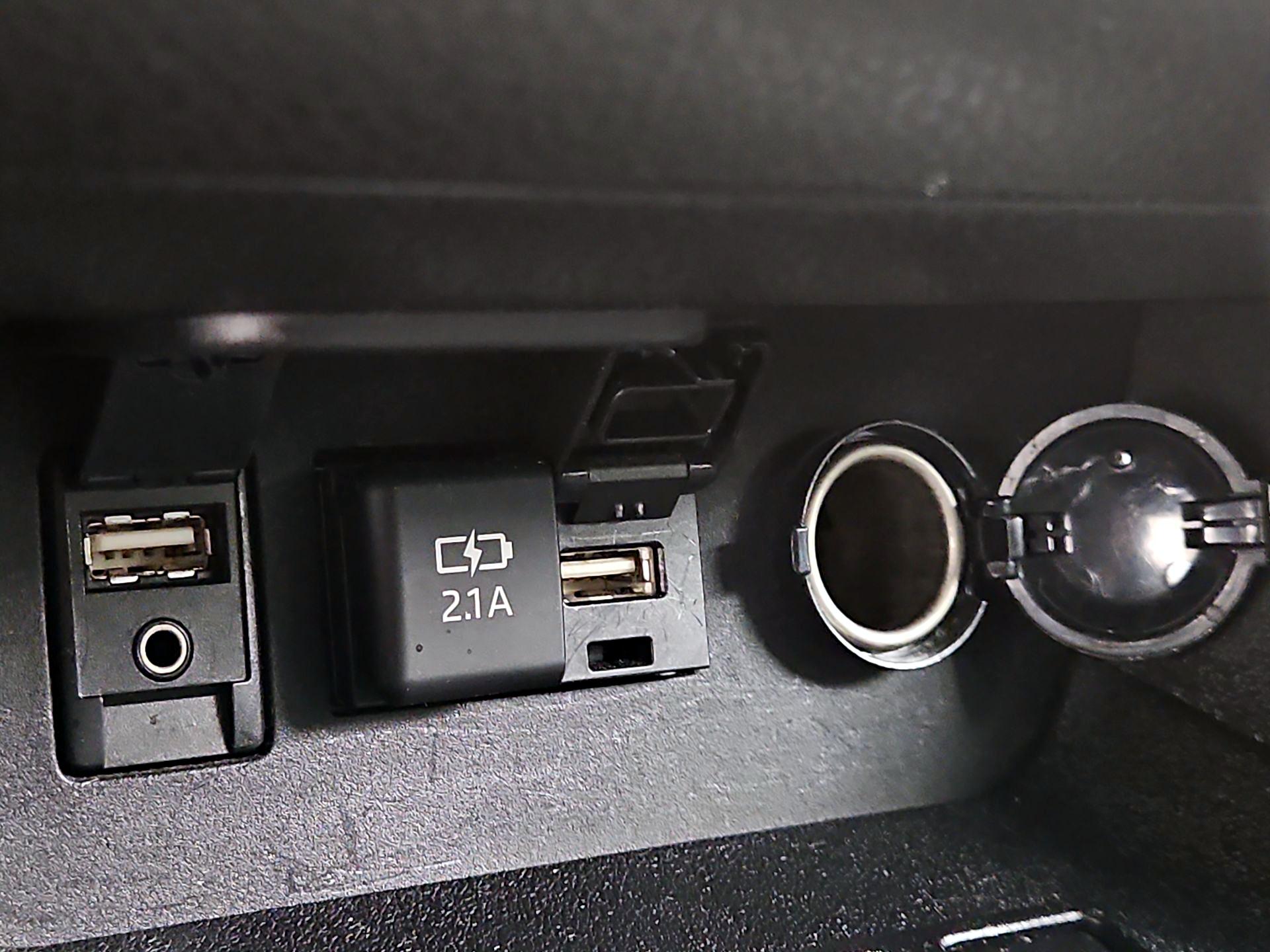 Thumbnail: 2019 Toyota Highlander - 18