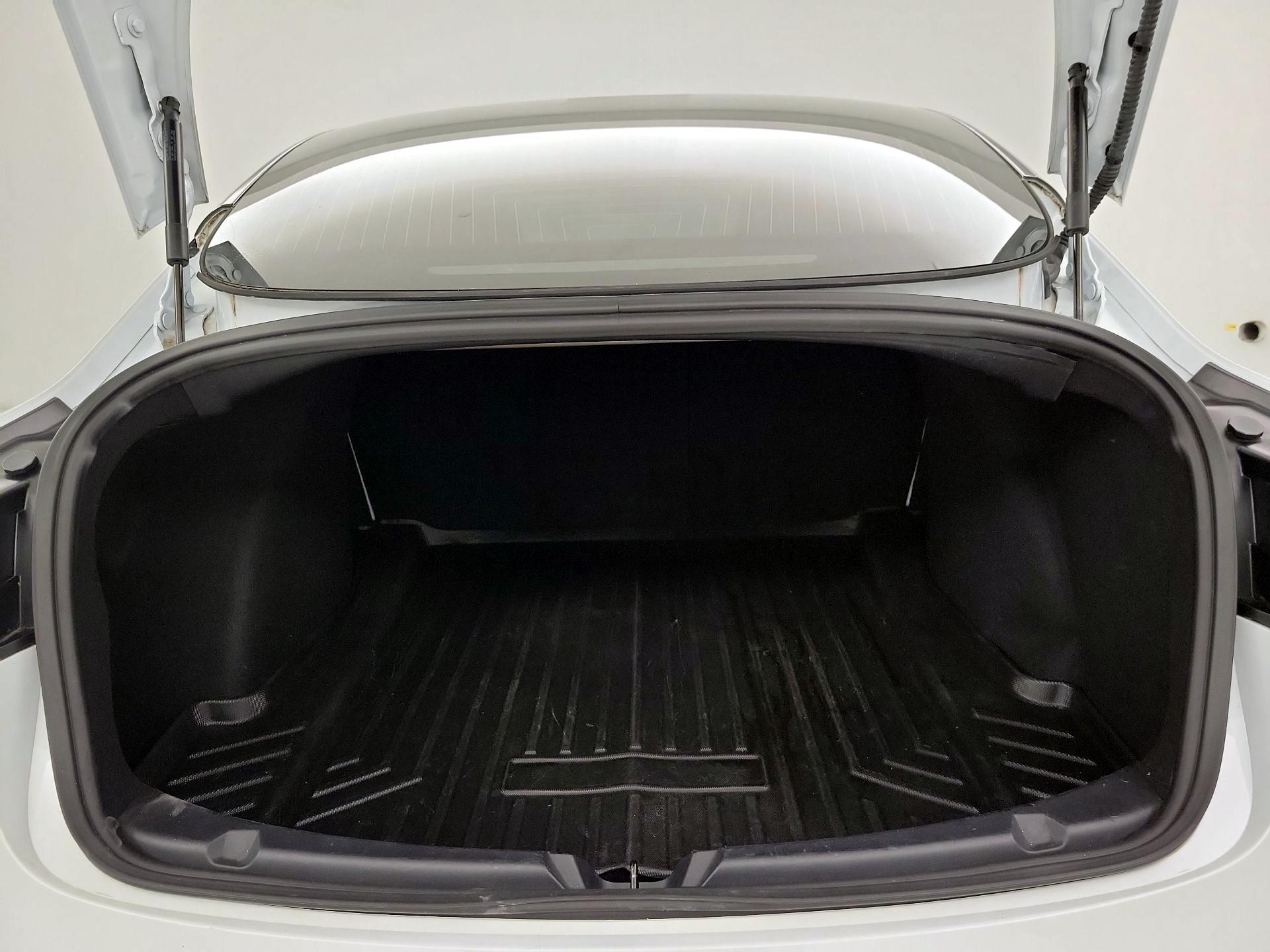 Thumbnail: 2019 Tesla Model 3 - 20