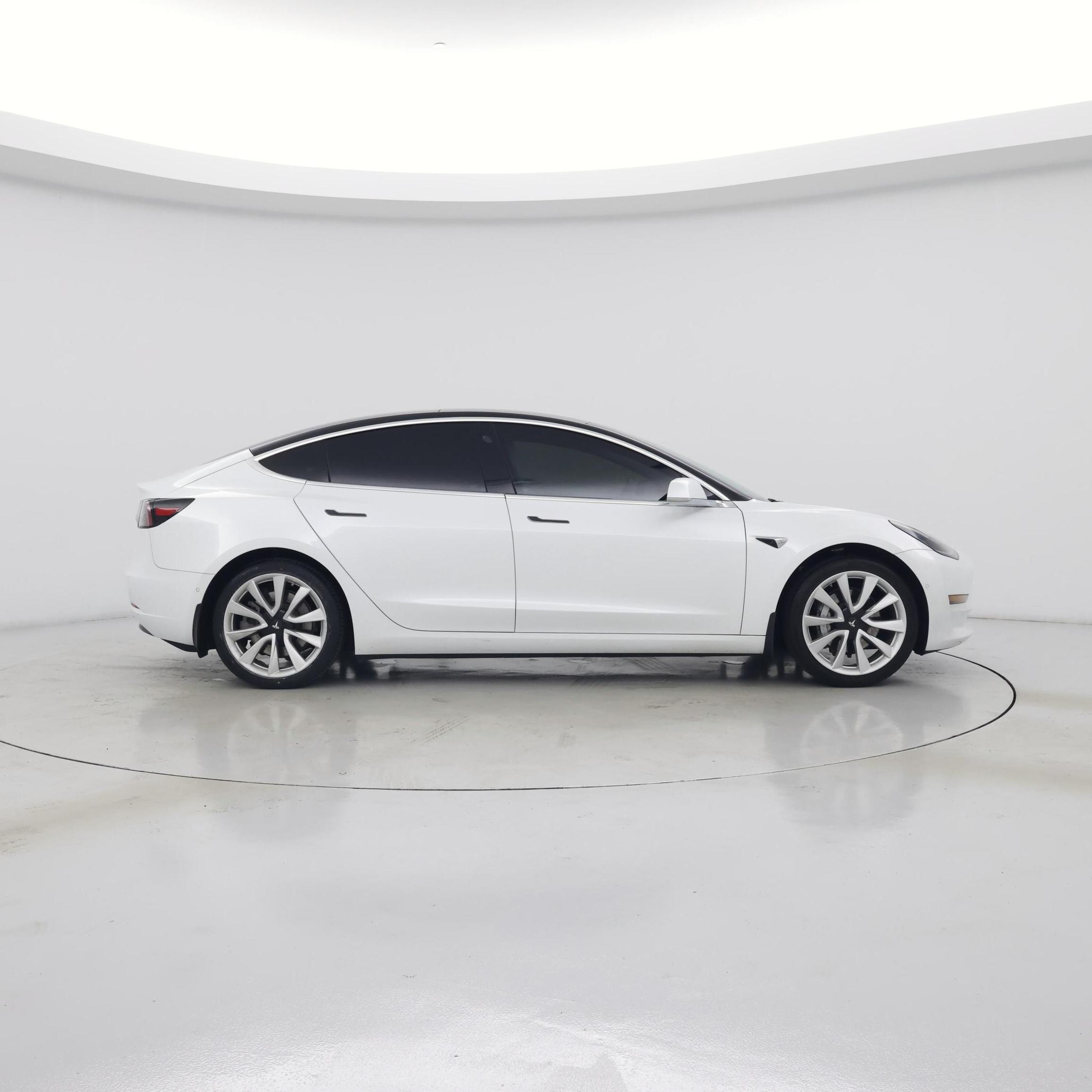 Thumbnail: 2019 Tesla Model 3 - 7
