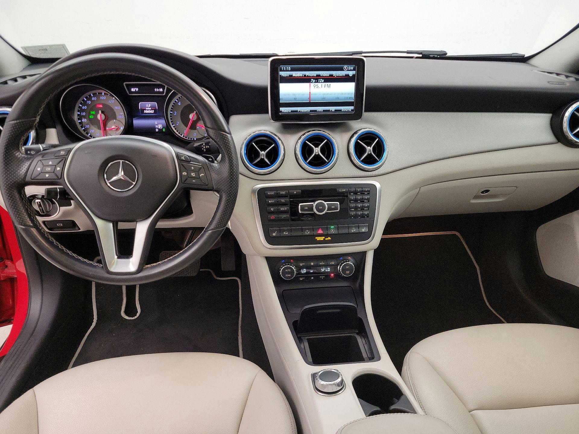 Thumbnail: 2015 Mercedes-Benz GLA - 9