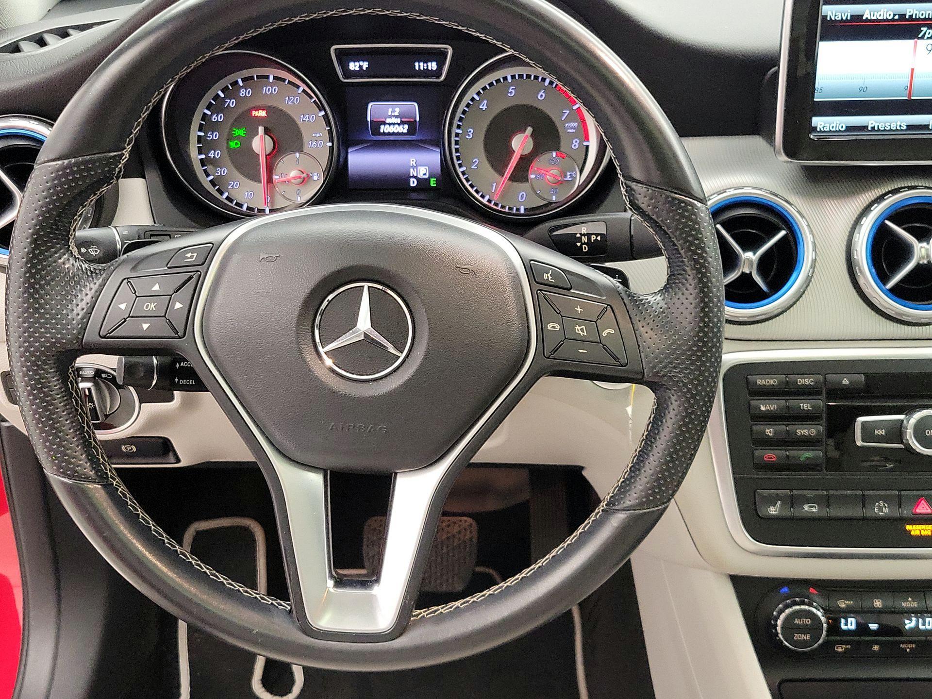 Thumbnail: 2015 Mercedes-Benz GLA - 10