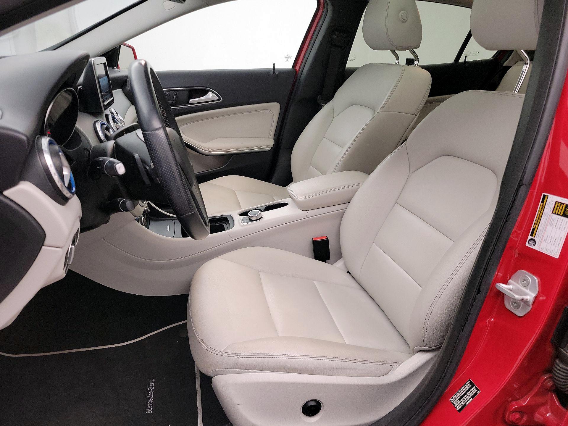 Thumbnail: 2015 Mercedes-Benz GLA - 11