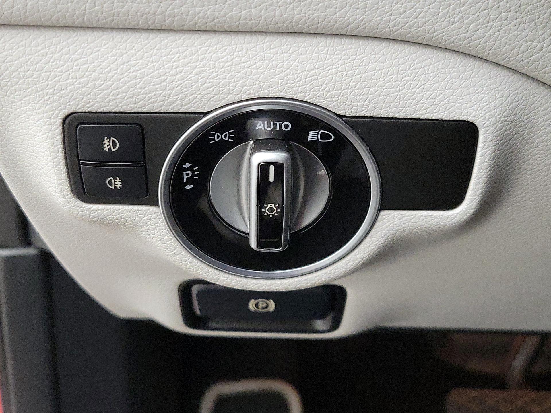 Thumbnail: 2015 Mercedes-Benz GLA - 13