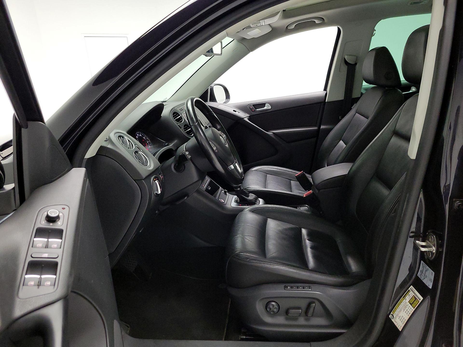 Thumbnail: 2017 Volkswagen Tiguan - 11