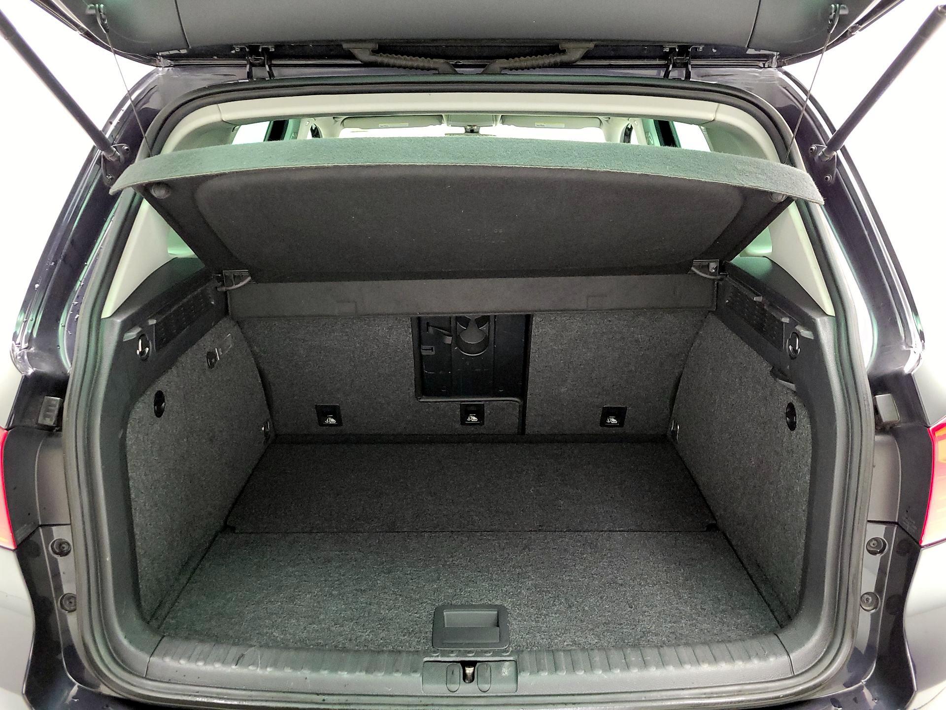 Thumbnail: 2017 Volkswagen Tiguan - 19