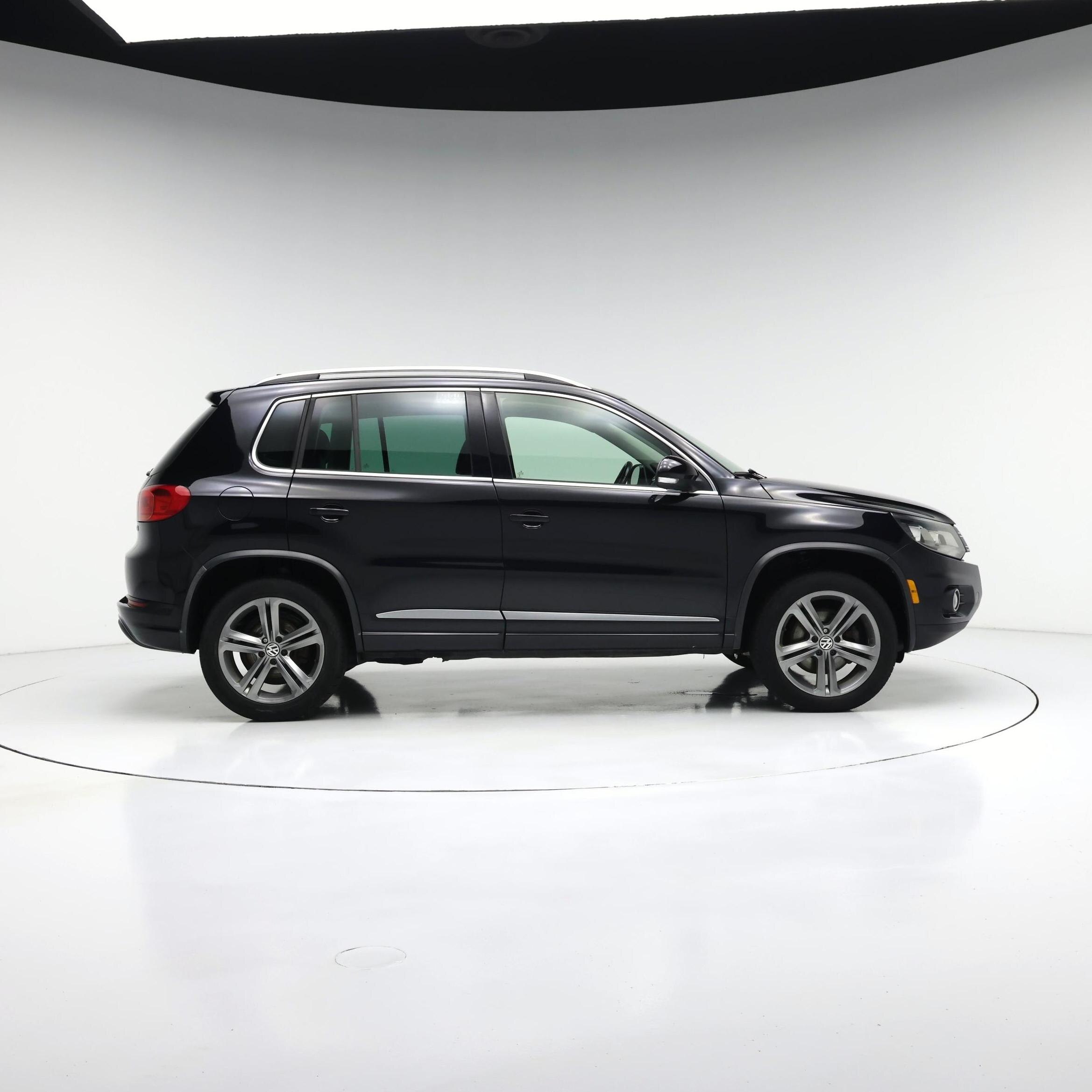 Thumbnail: 2017 Volkswagen Tiguan - 7