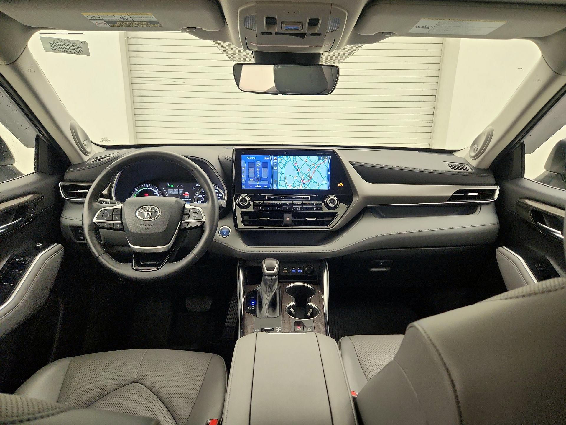 Thumbnail: 2022 Toyota Highlander - 9