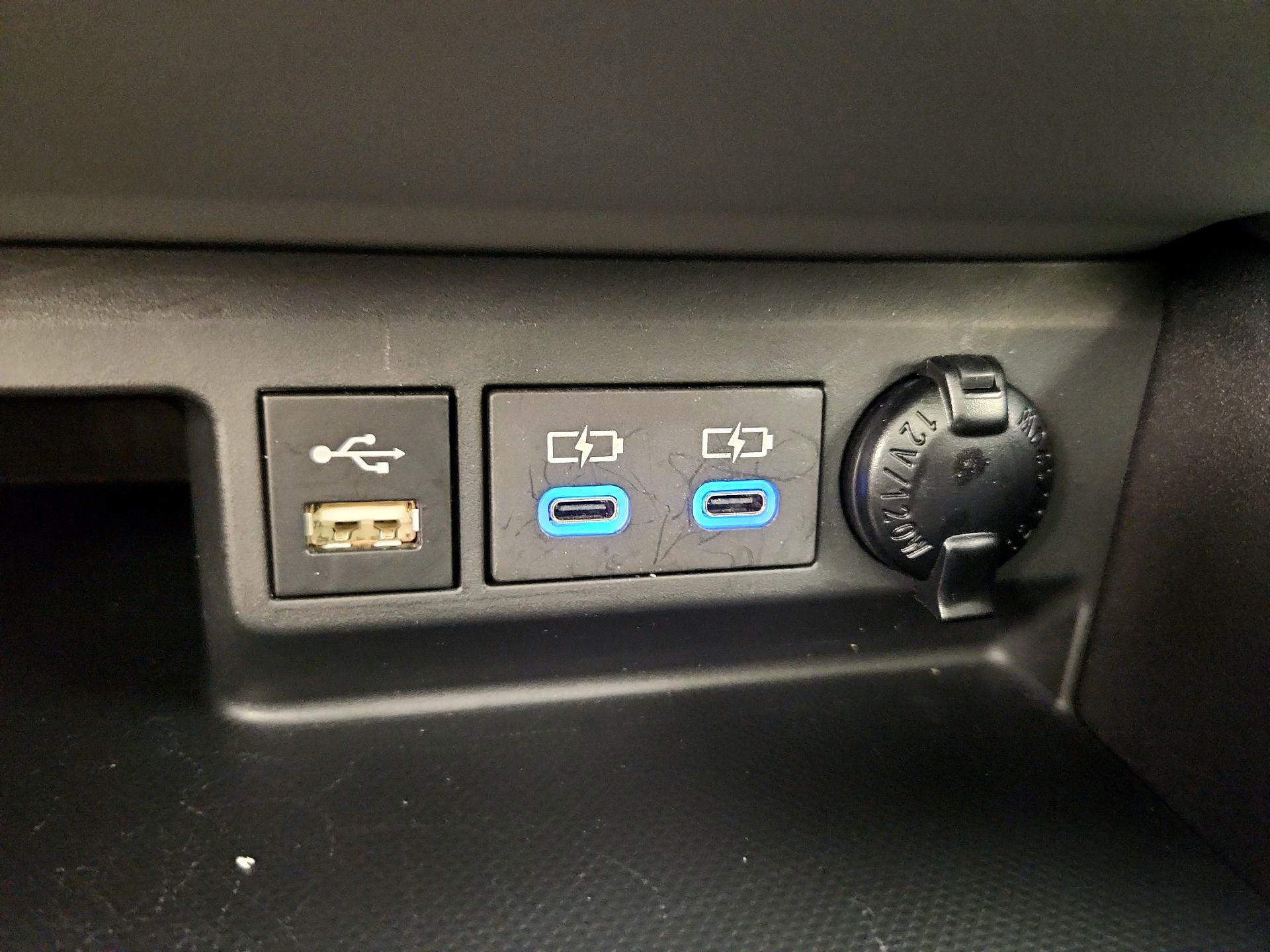 Thumbnail: 2022 Toyota Highlander - 19