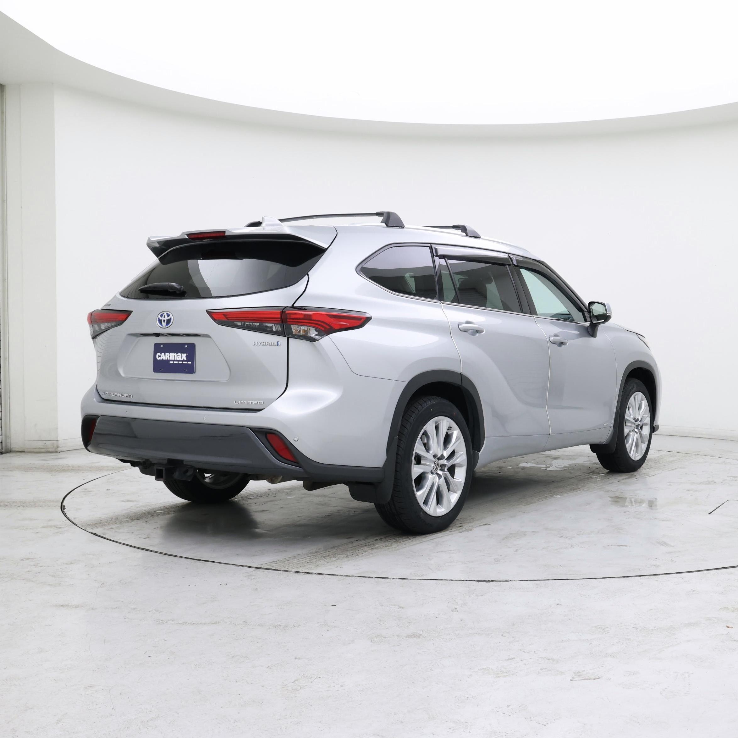 Thumbnail: 2022 Toyota Highlander - 8