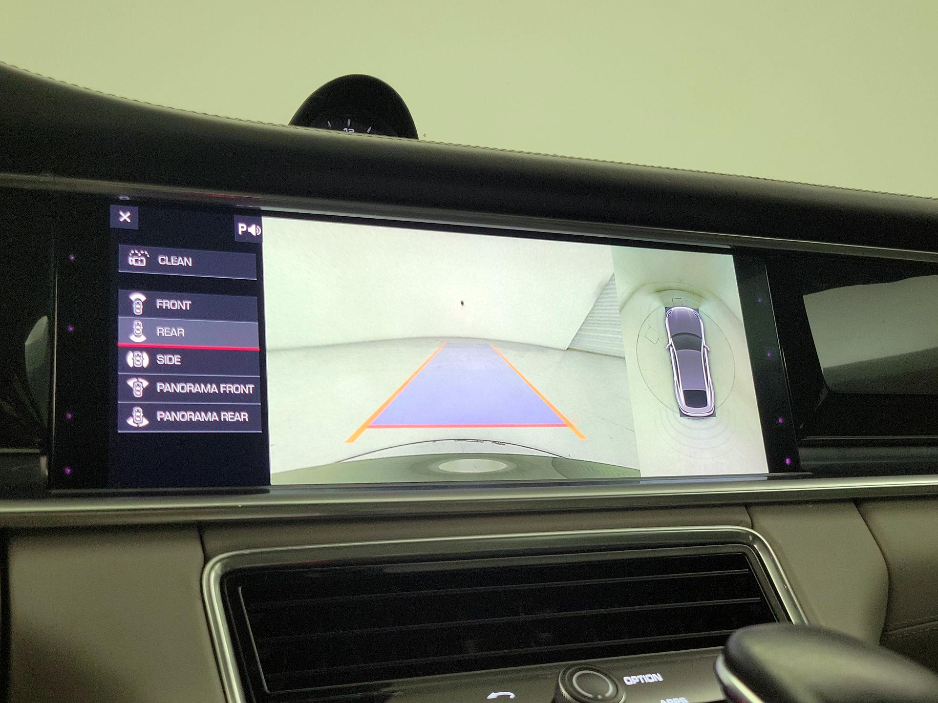 Thumbnail: 2019 Porsche Panamera - 14