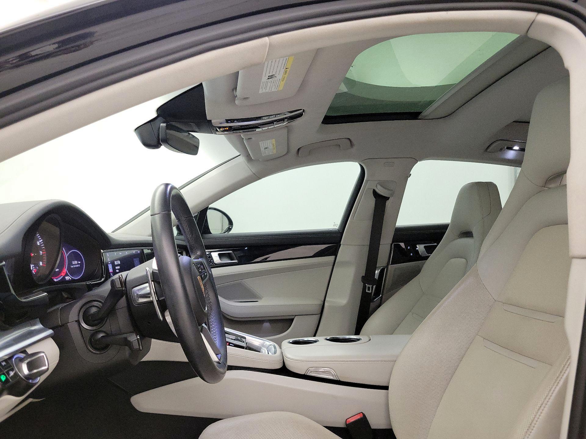 Thumbnail: 2019 Porsche Panamera - 19