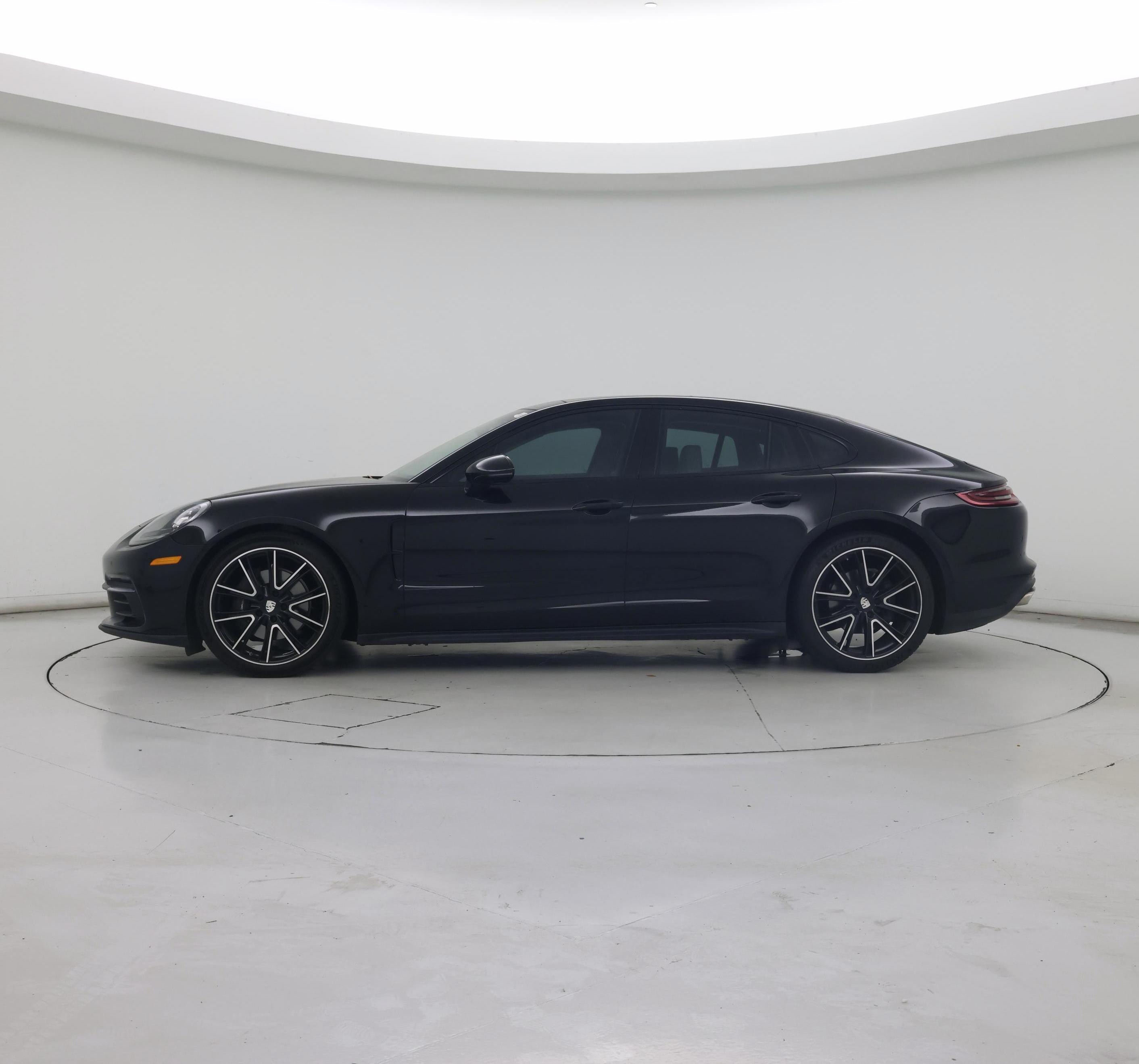 Thumbnail: 2019 Porsche Panamera - 3
