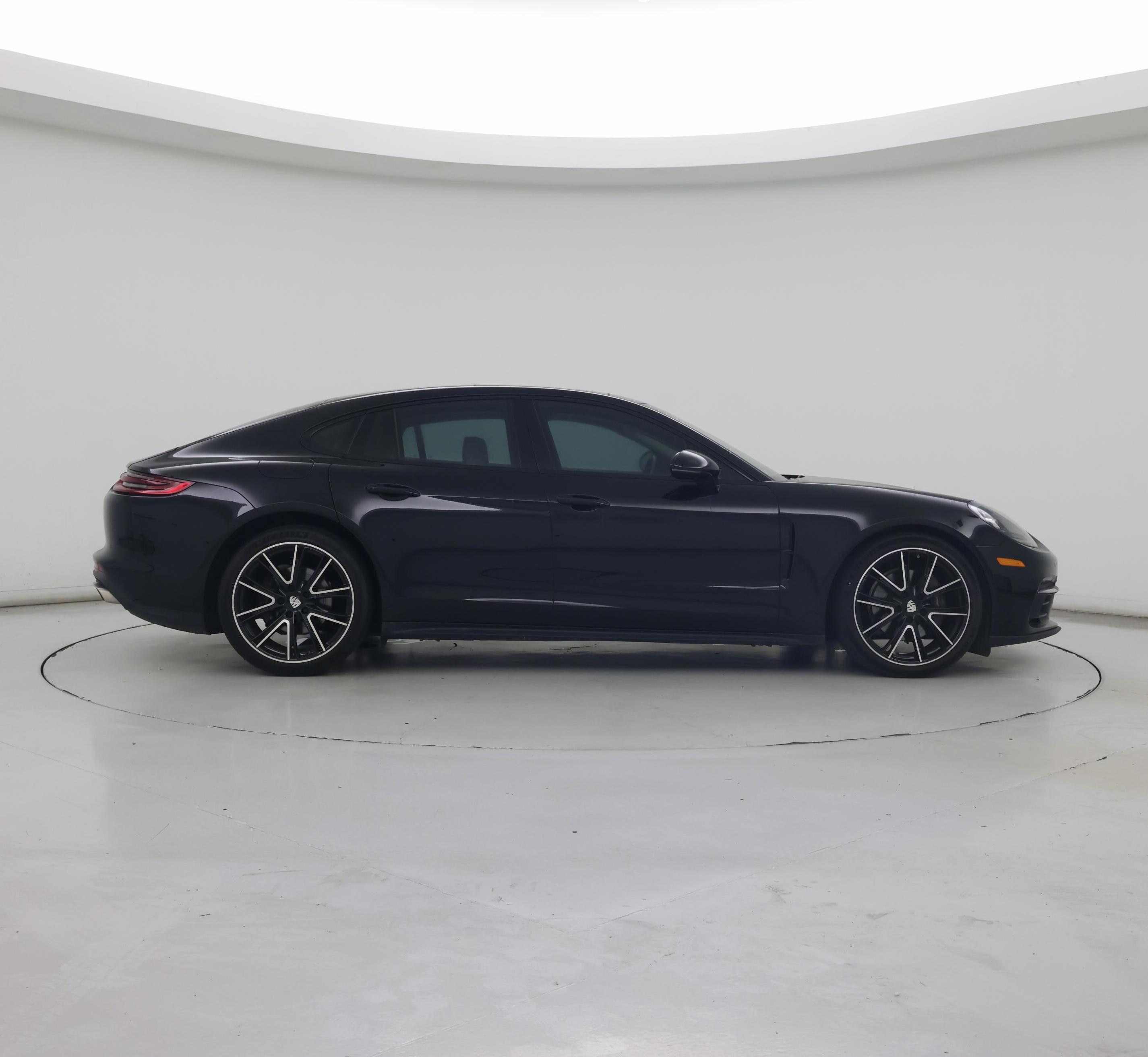 Thumbnail: 2019 Porsche Panamera - 7