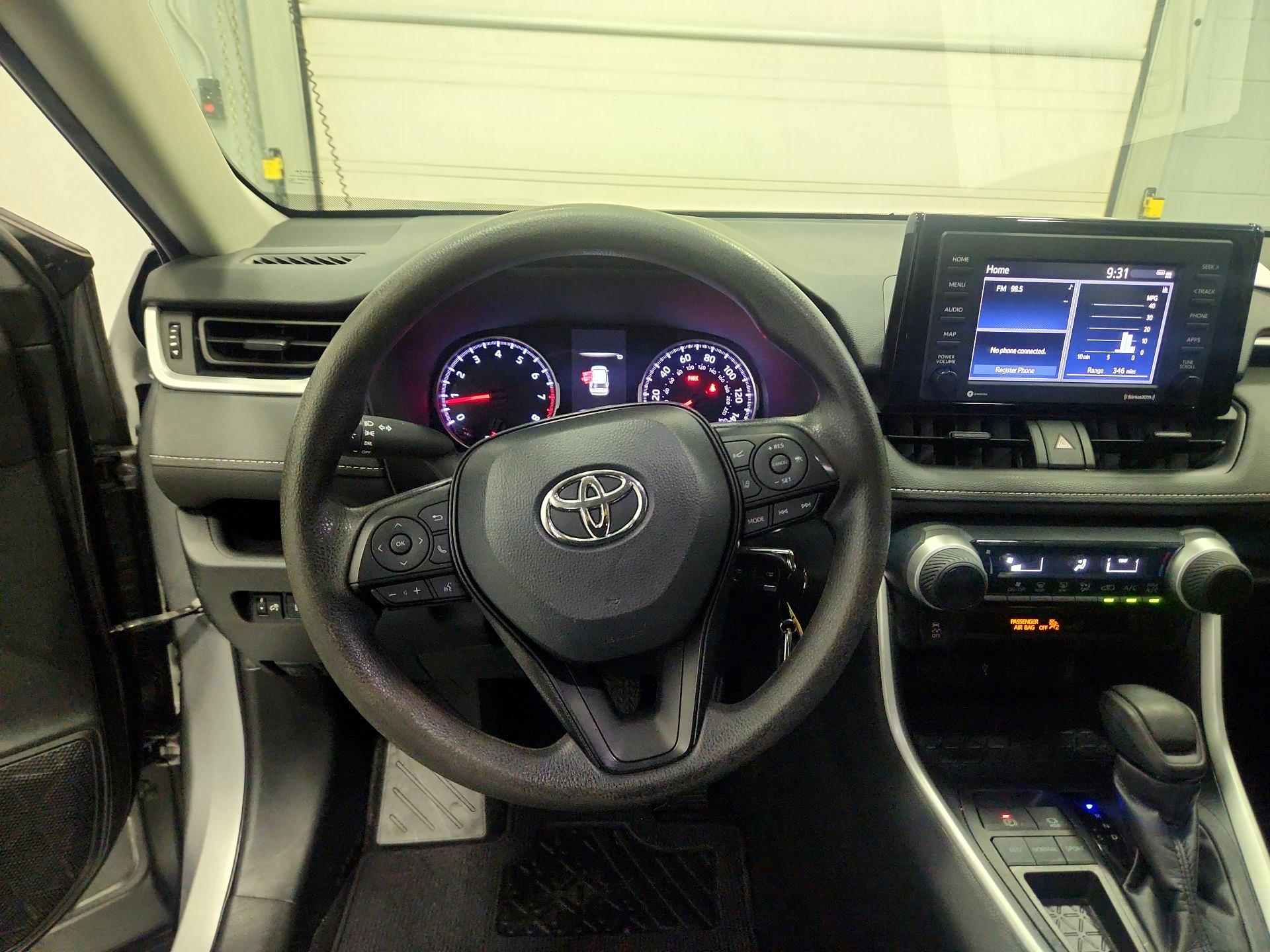 Thumbnail: 2022 Toyota RAV4 - 10